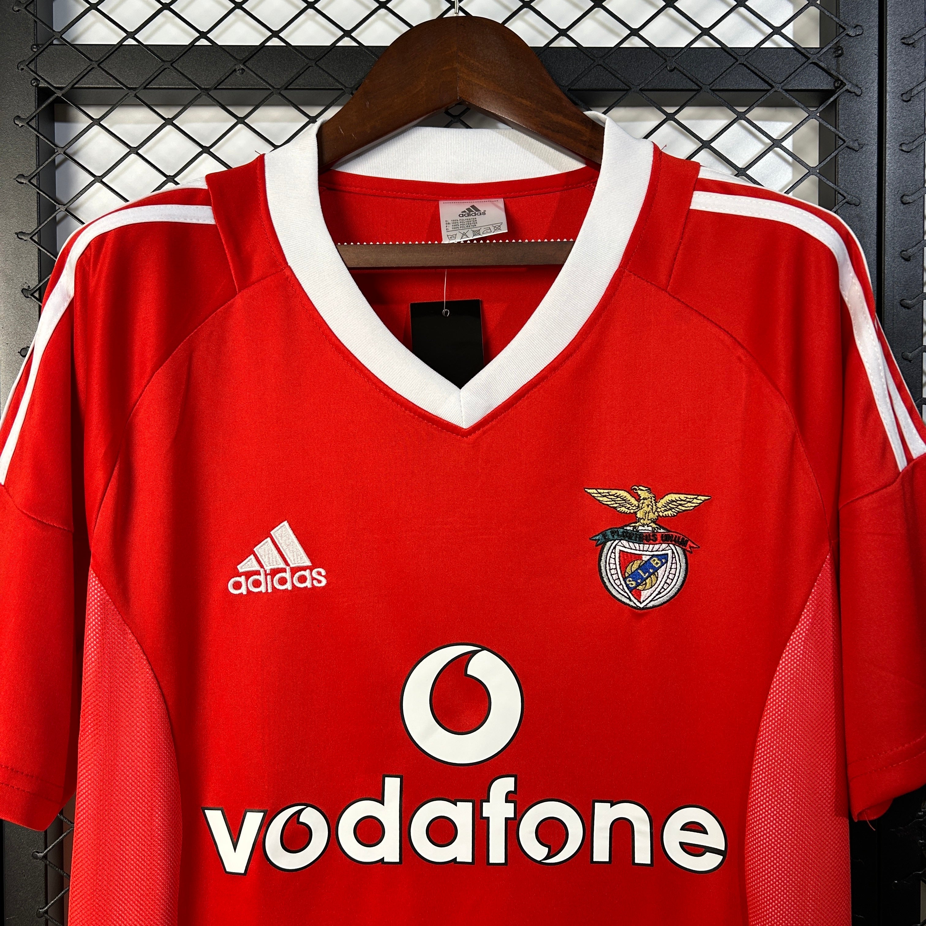 Benfica home jersey. Season 02/03
