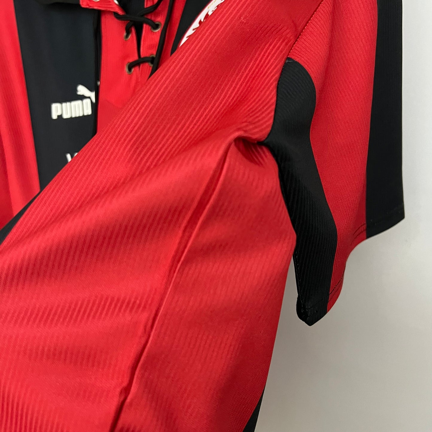 Eintracht Frankfurt home jersey. Season 98/99