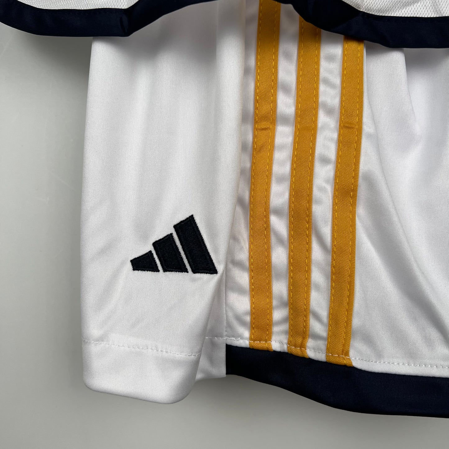 Real Madrid home kids set. Season 23/24