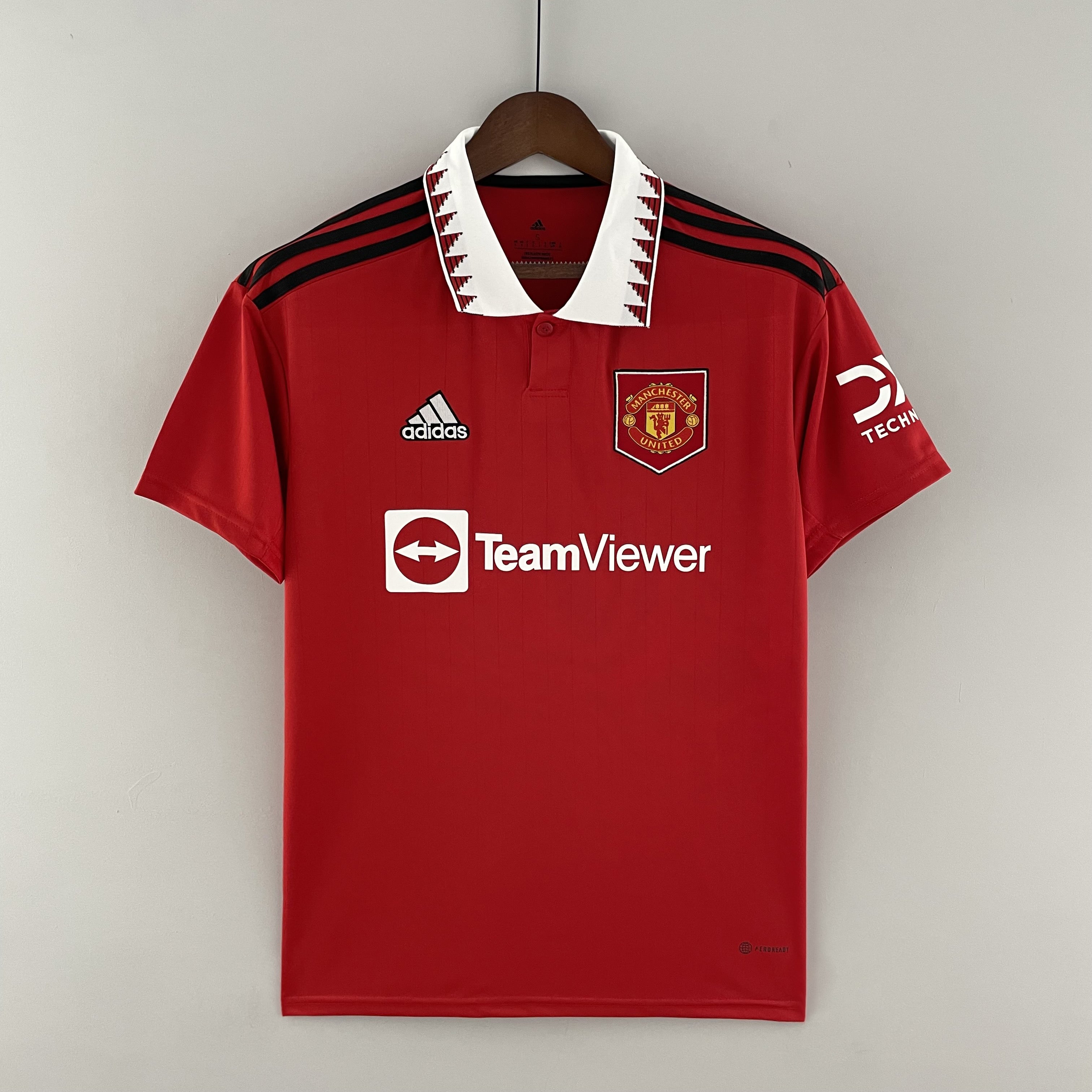 Manchester United home jersey. Season 22/23