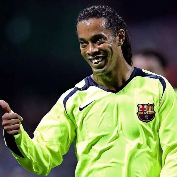 Barcelona away jersey. Season 05/06. Ronaldinho Gaucho
