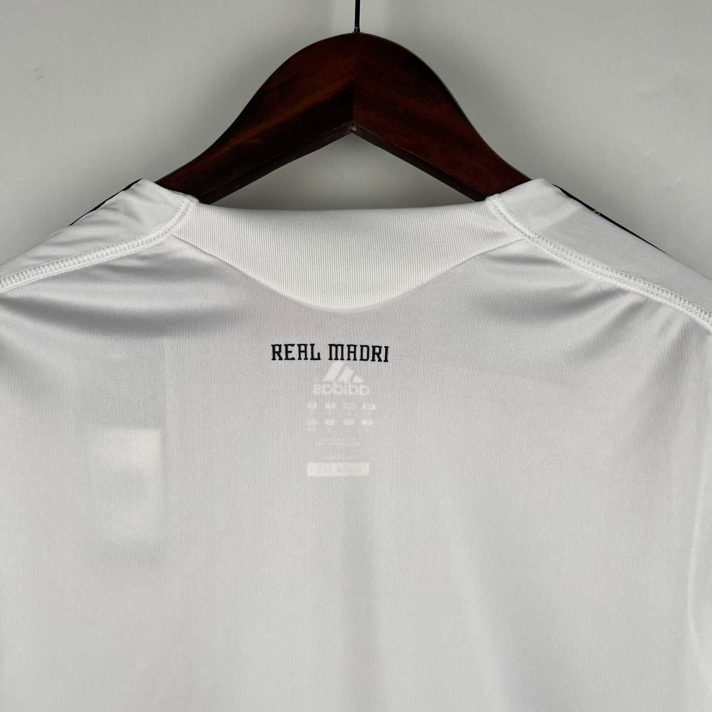 Real Madrid longsleeve home jersey. Season 09/10