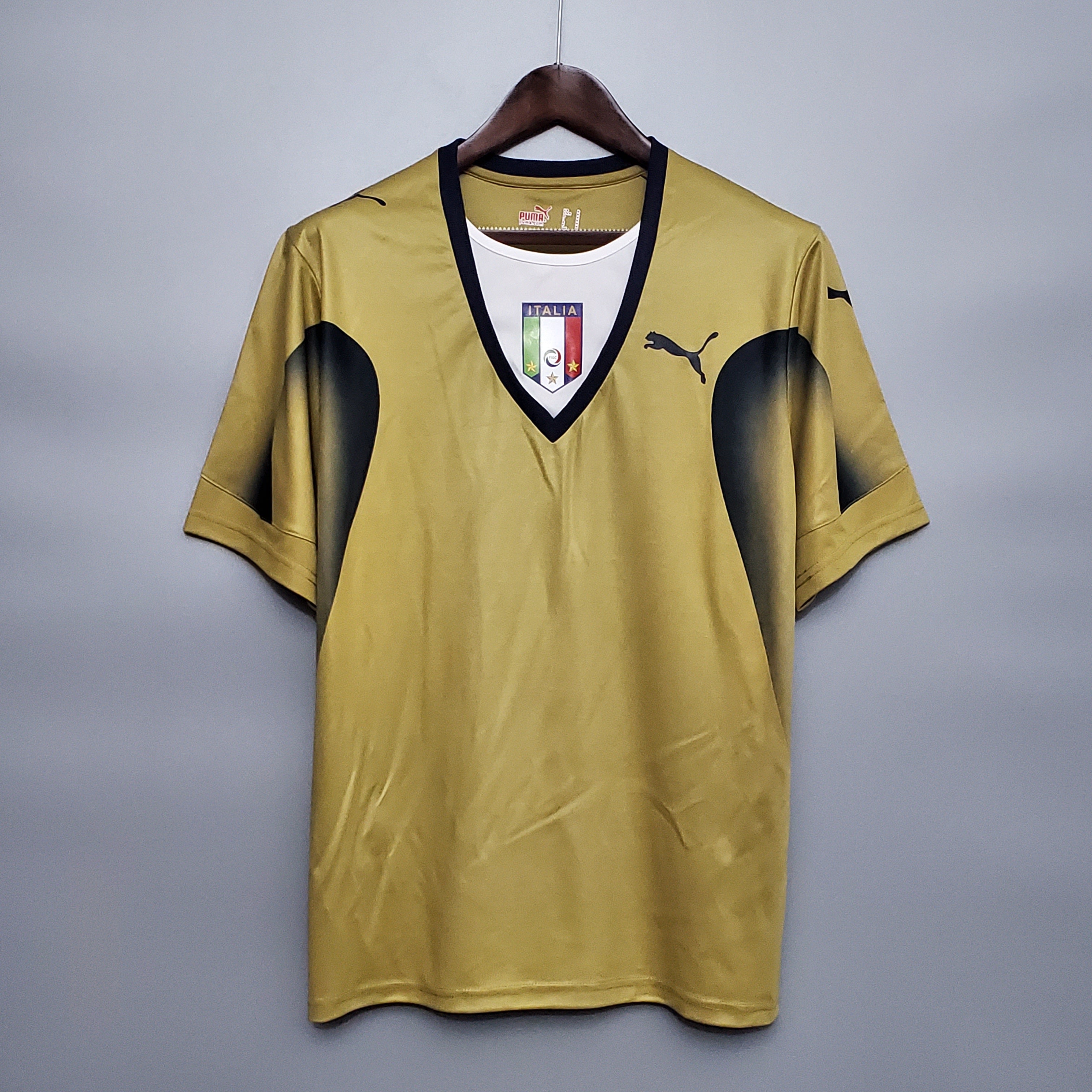 Italy home goalkeeper jersey. Season 06/07