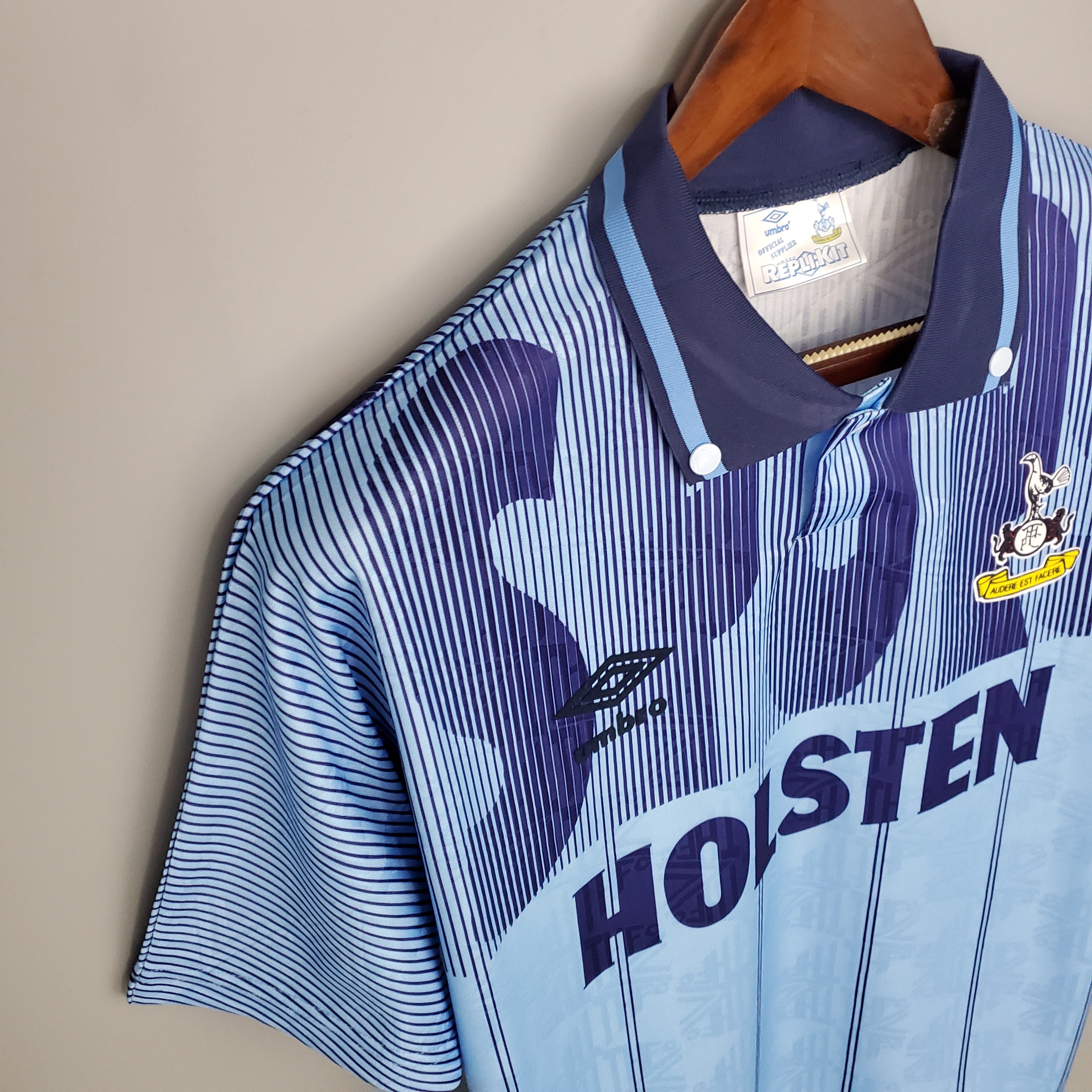 Tottenham Hotspur third jersey. Season 92/94