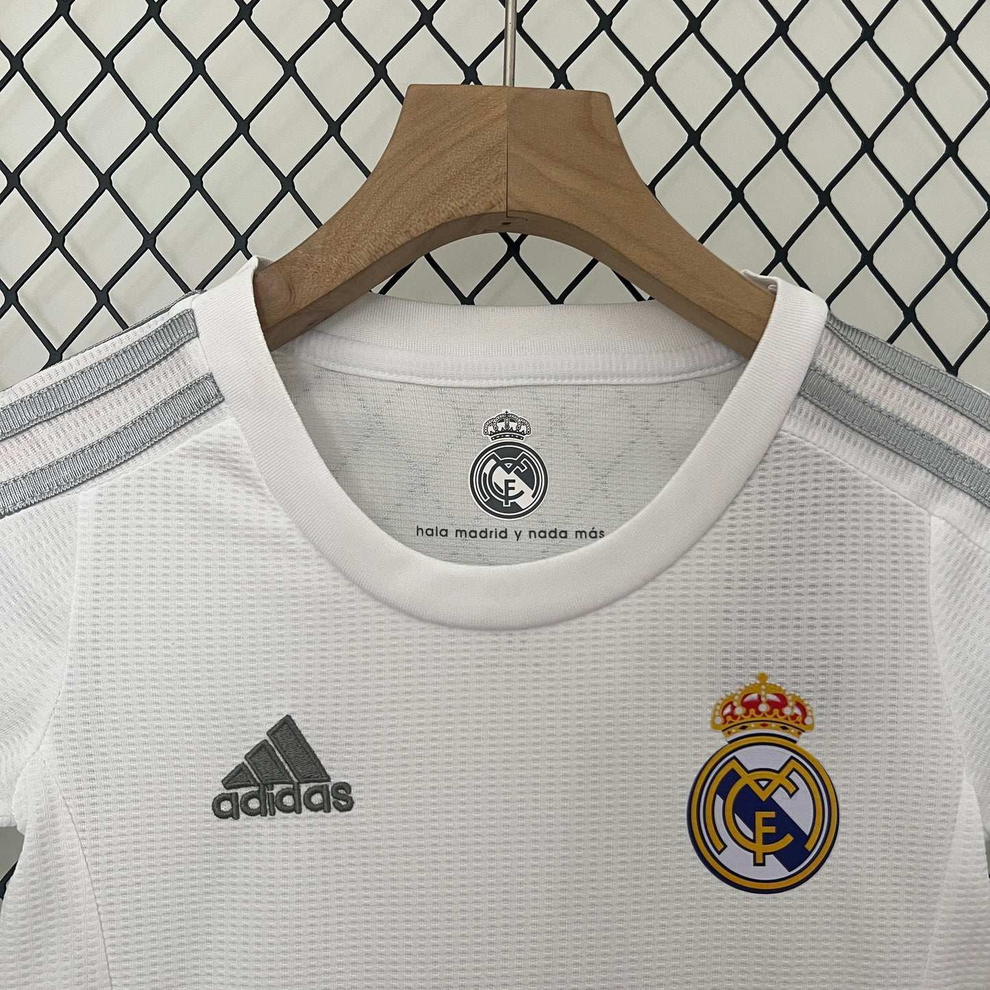 Real Madrid home kids set. Season 15/16