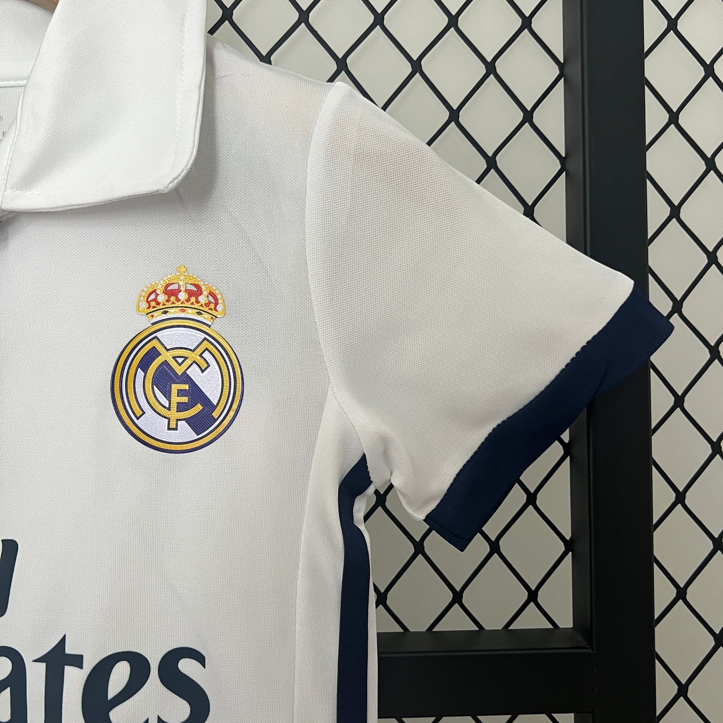 Real Madrid home kids set. Season 16/17