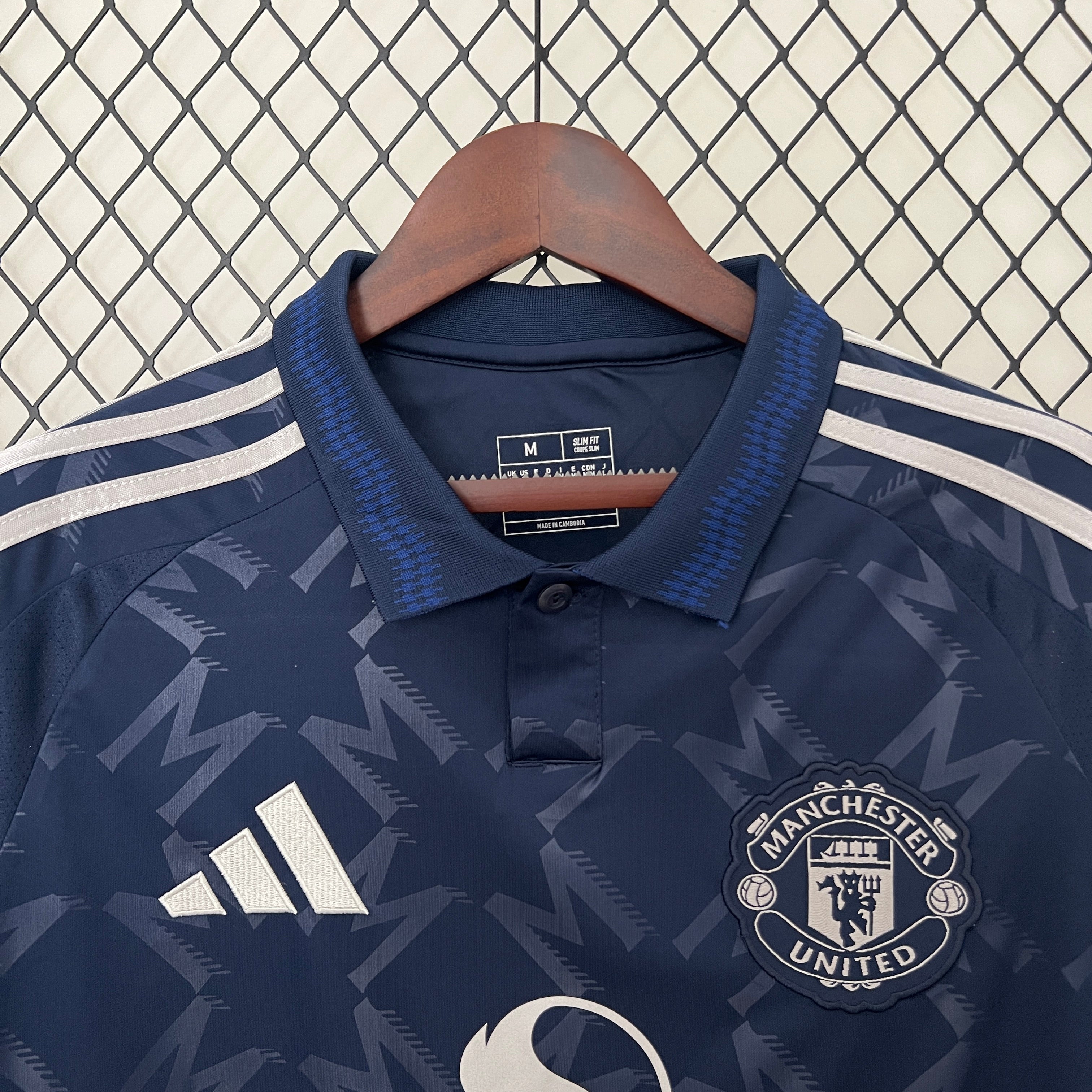 Manchester United away jersey. Season 24/25