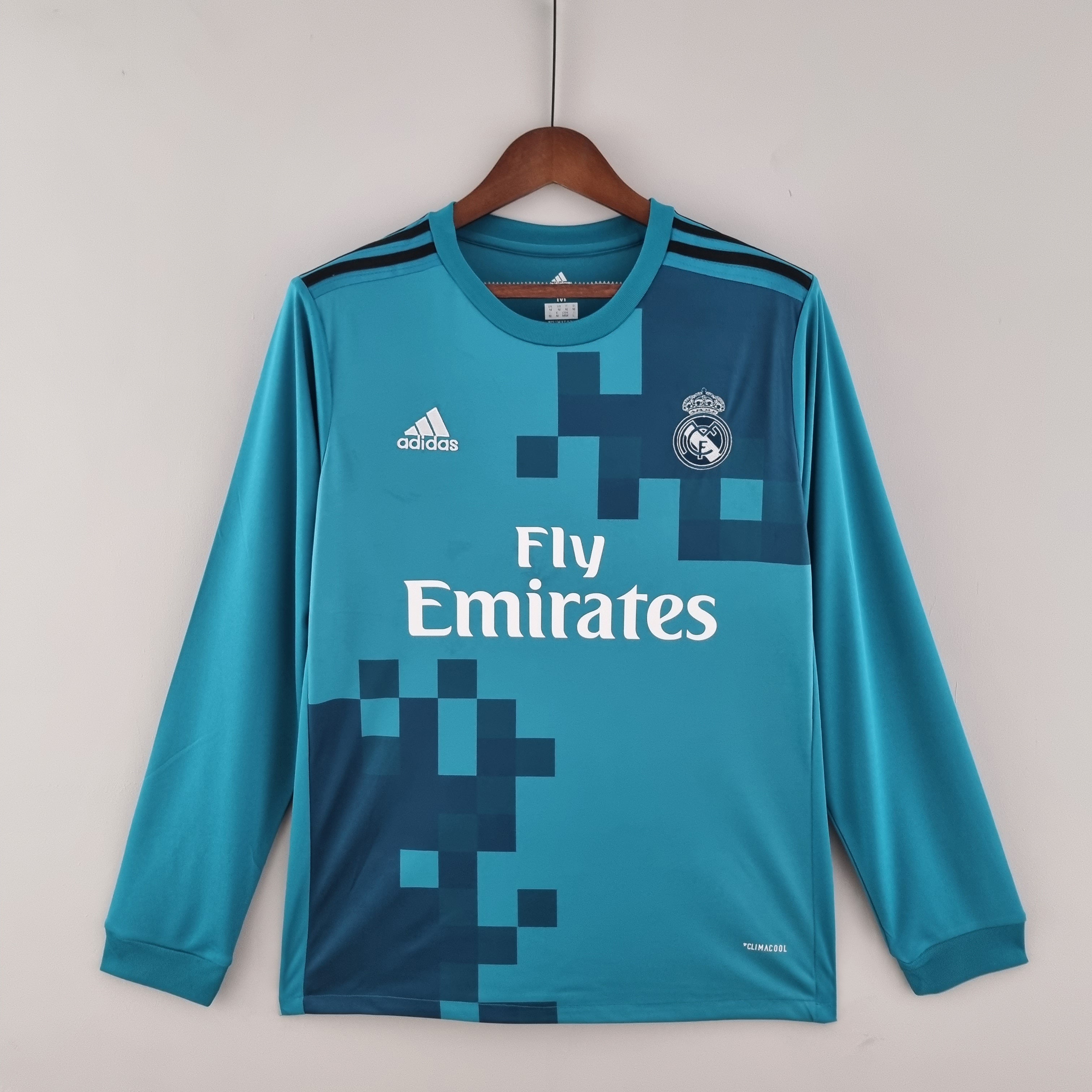 Real Madrid longsleeve third jersey. Season 17/18