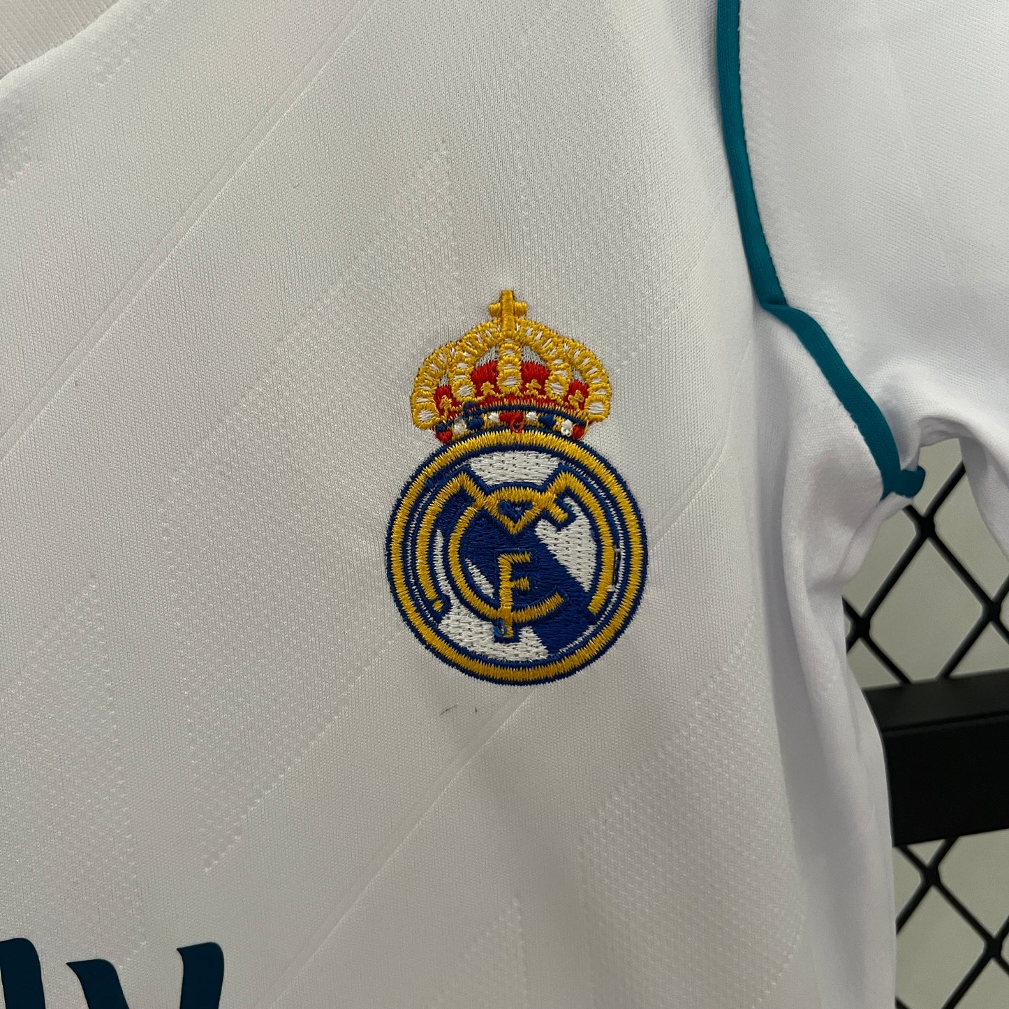 Real Madrid home kids set. Season 17/18
