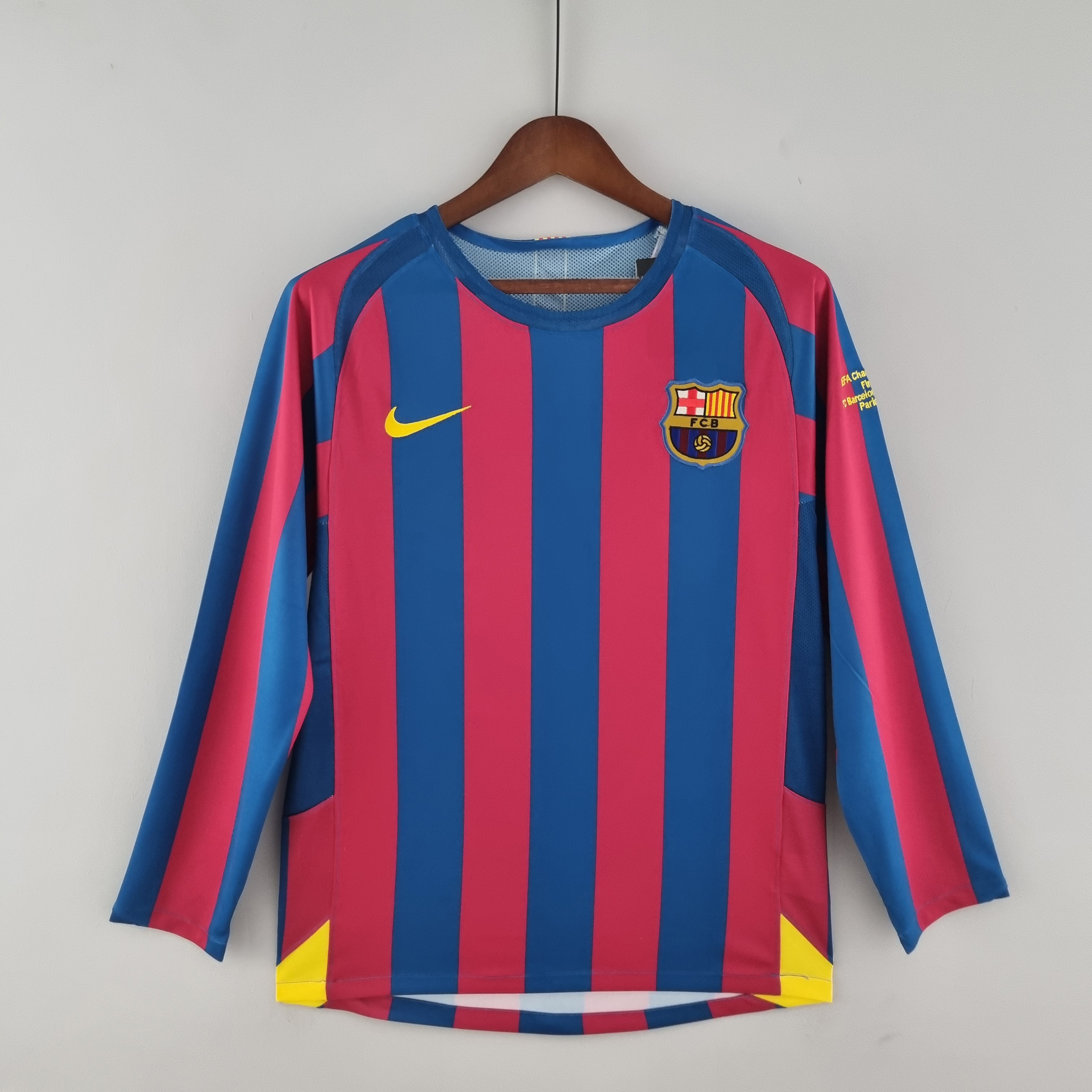 Barcelona longsleeve home jersey. Season 05/06