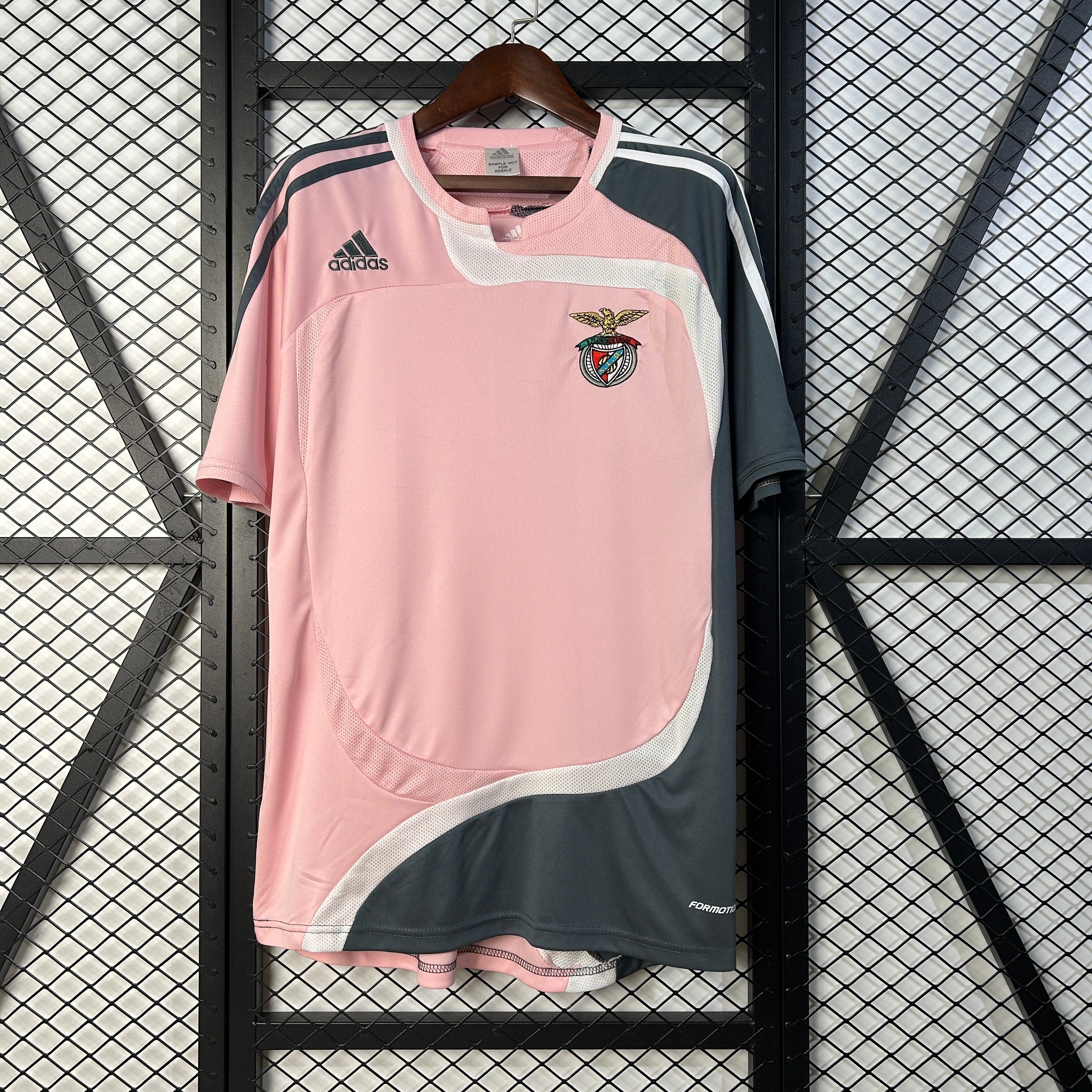 Benfica away jersey. Season 07/08.
