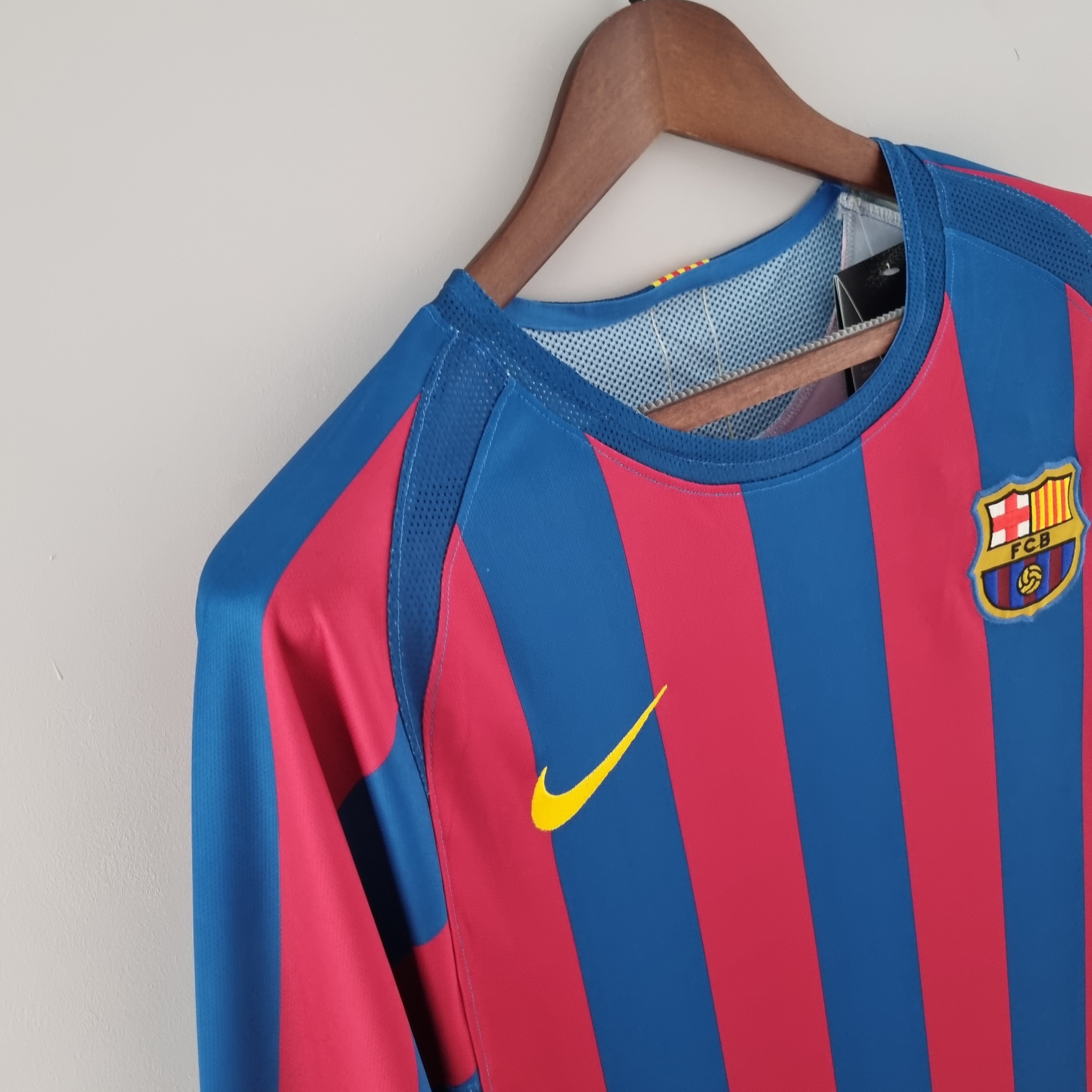 Barcelona longsleeve home jersey. Season 05/06