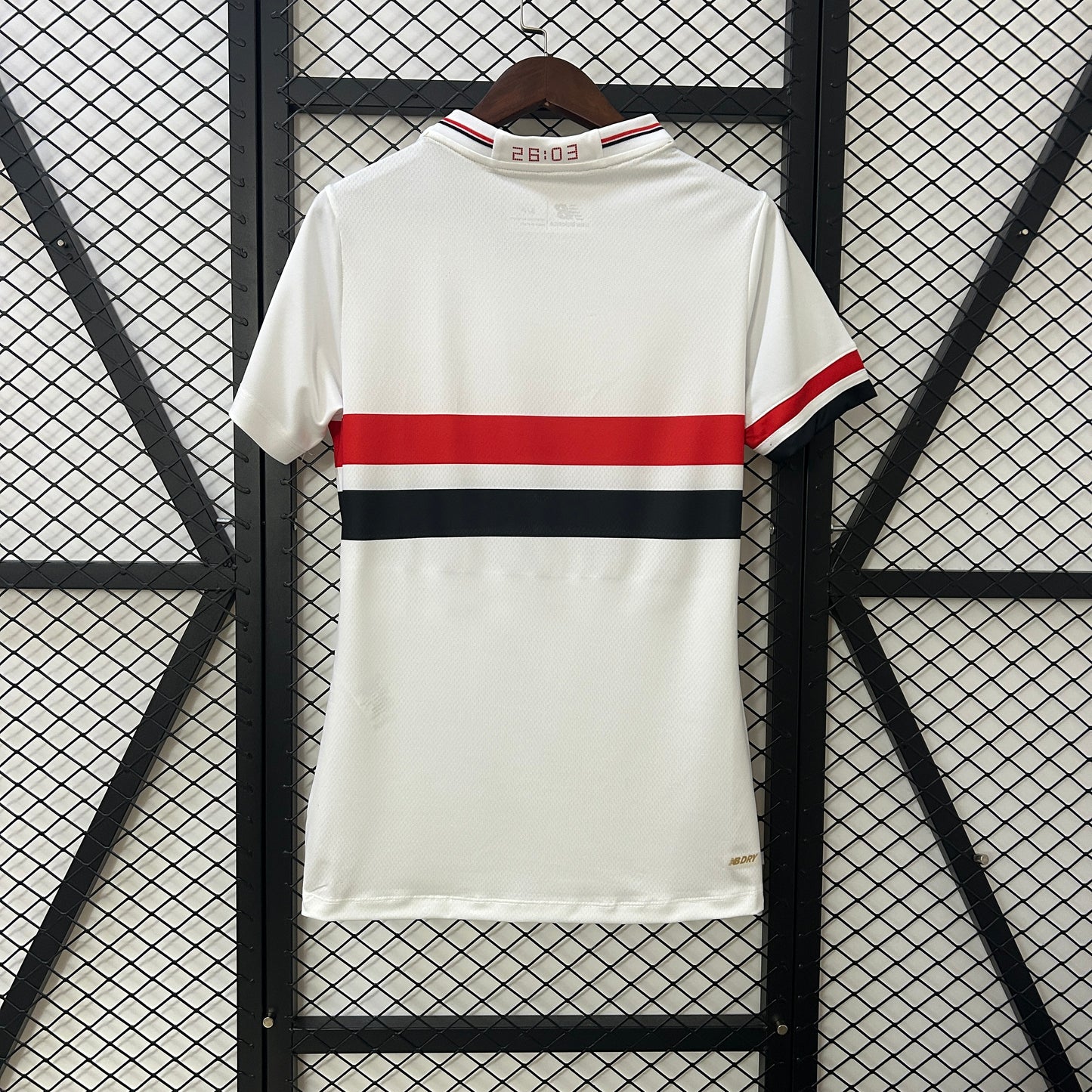 Sao Paulo home jersey for women. Season 24/25