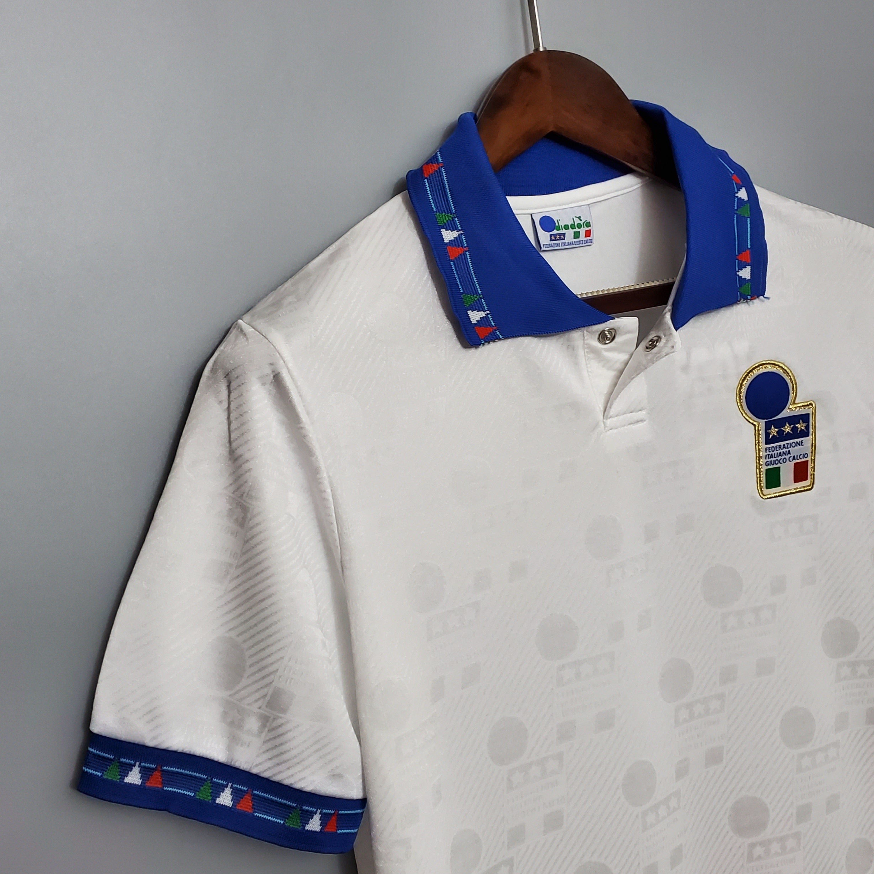 Italy away jersey. Season 94/95