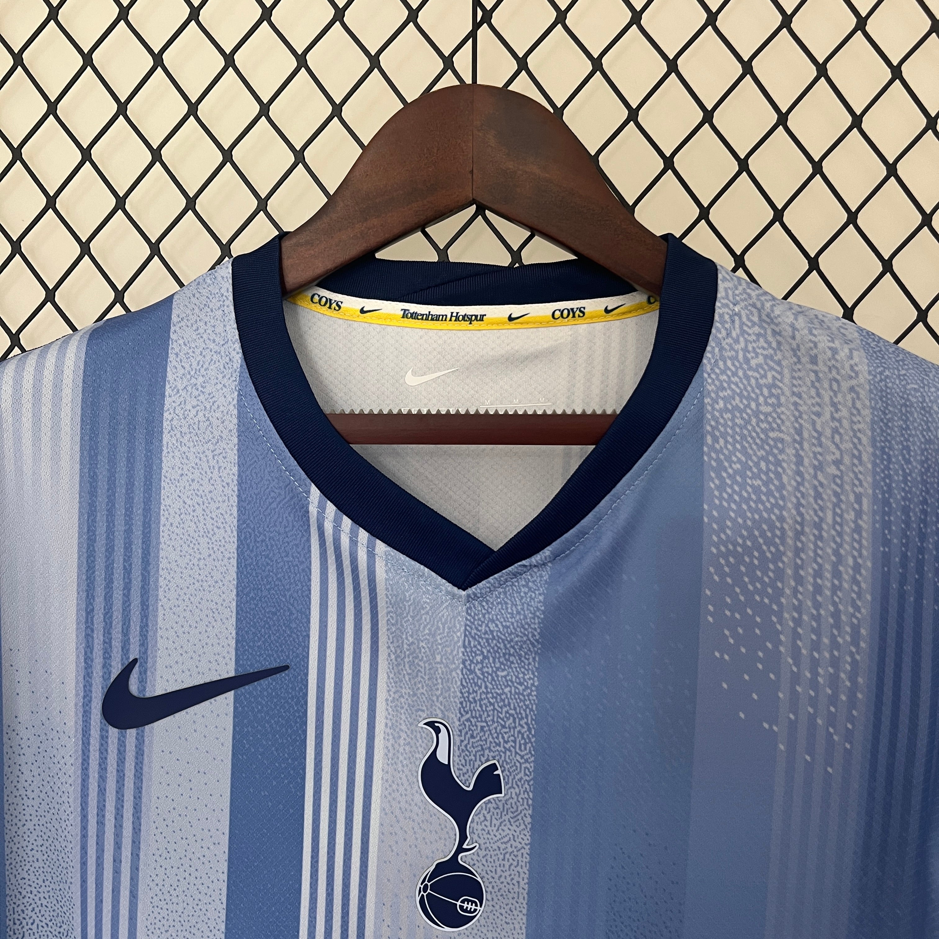 Tottenham Hotspur away jersey. Season 24/25