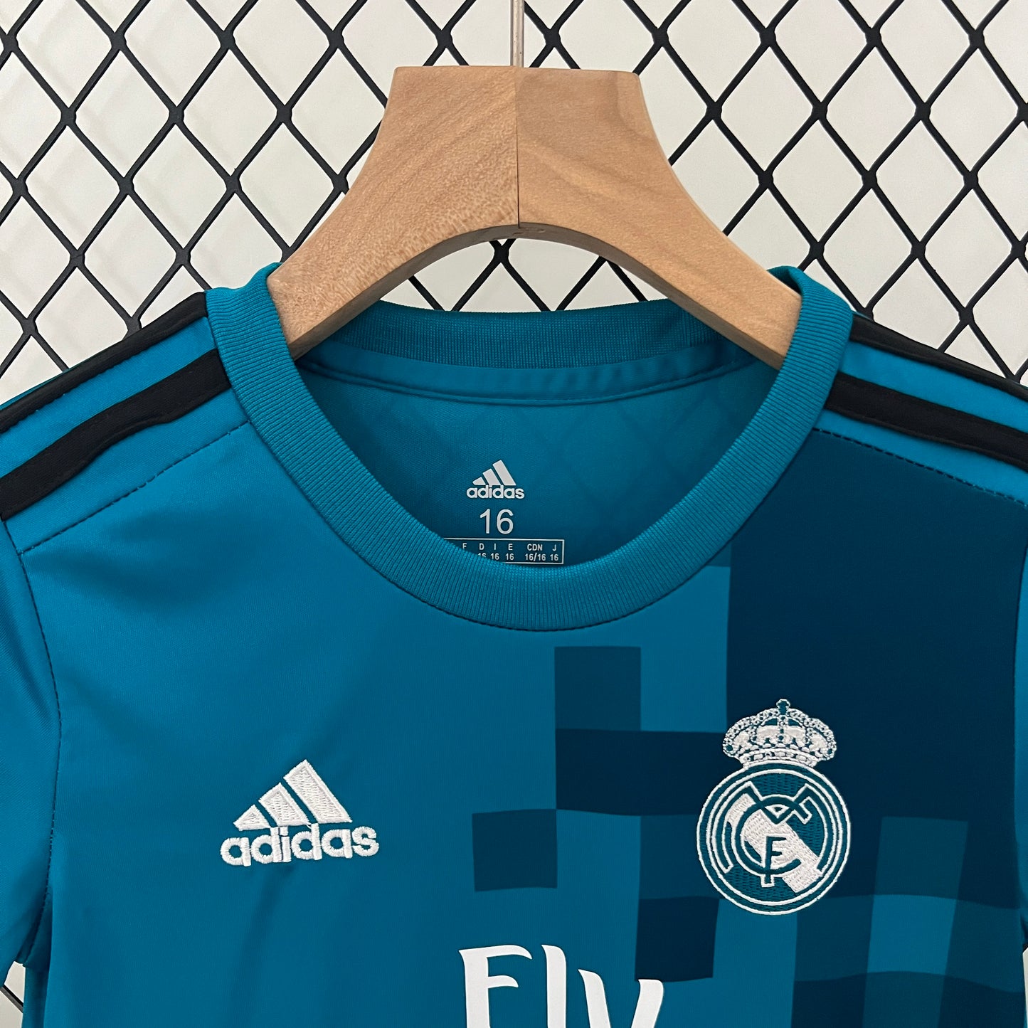 Real Madrid third kids set. Season 17/18