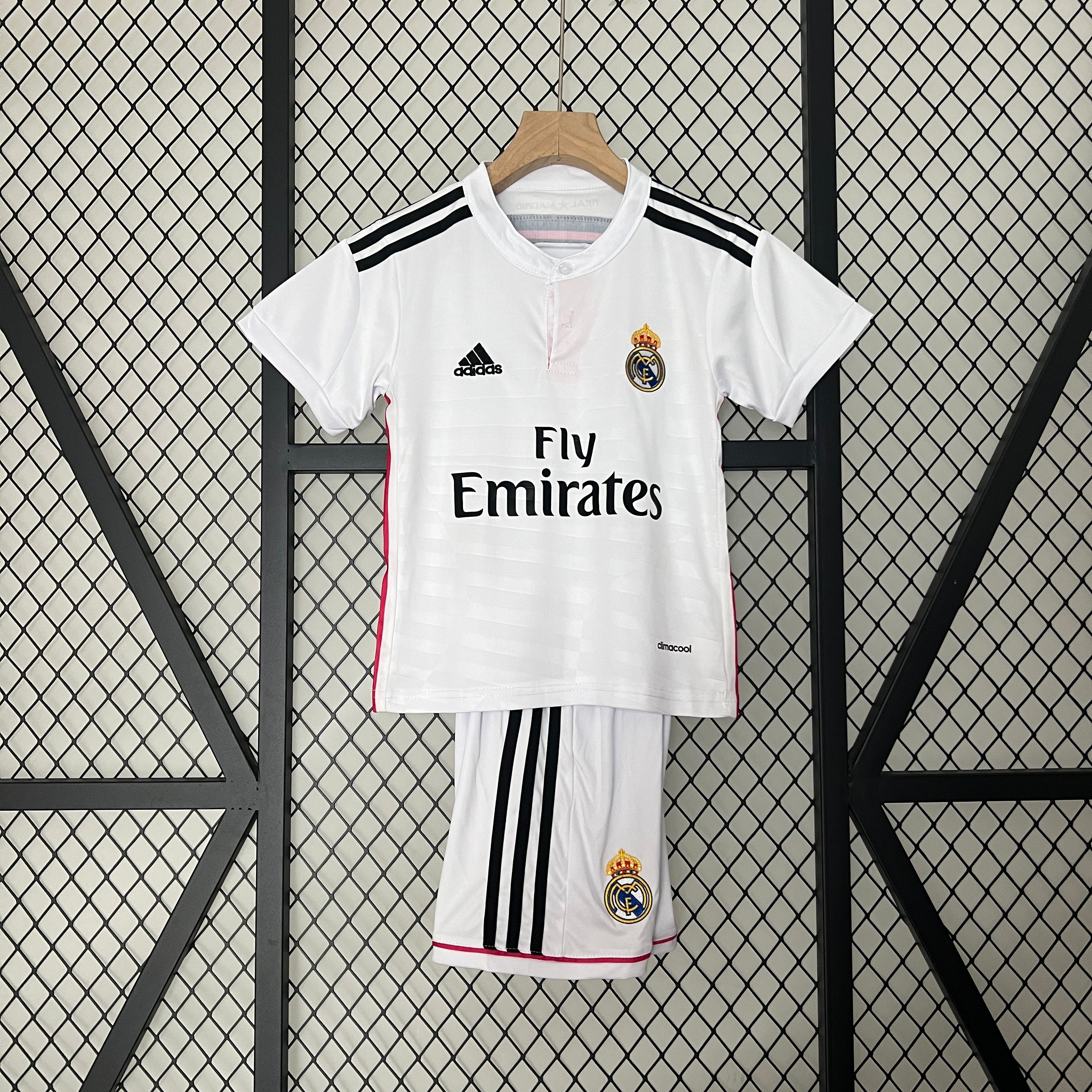 Real Madrid home kids set. Season 14/15