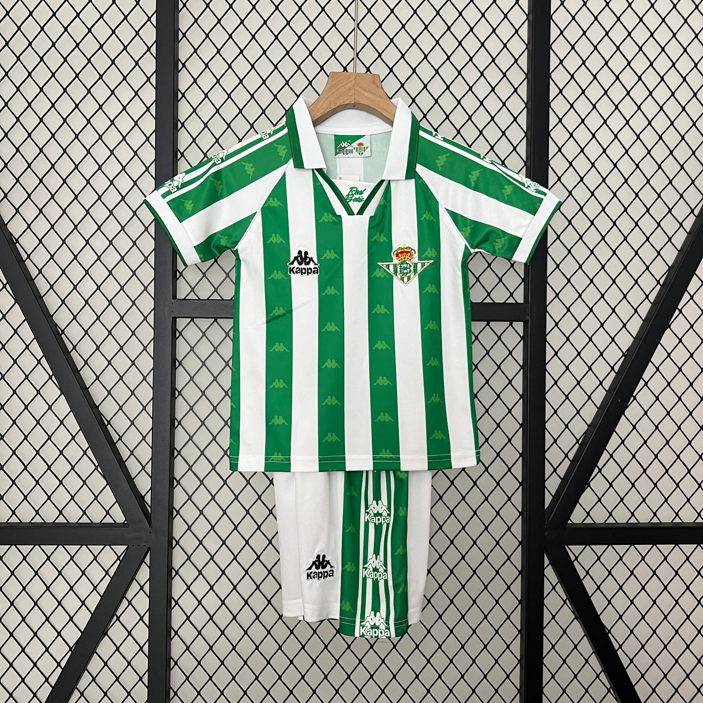 Real Betis home kids set. Season 95/96