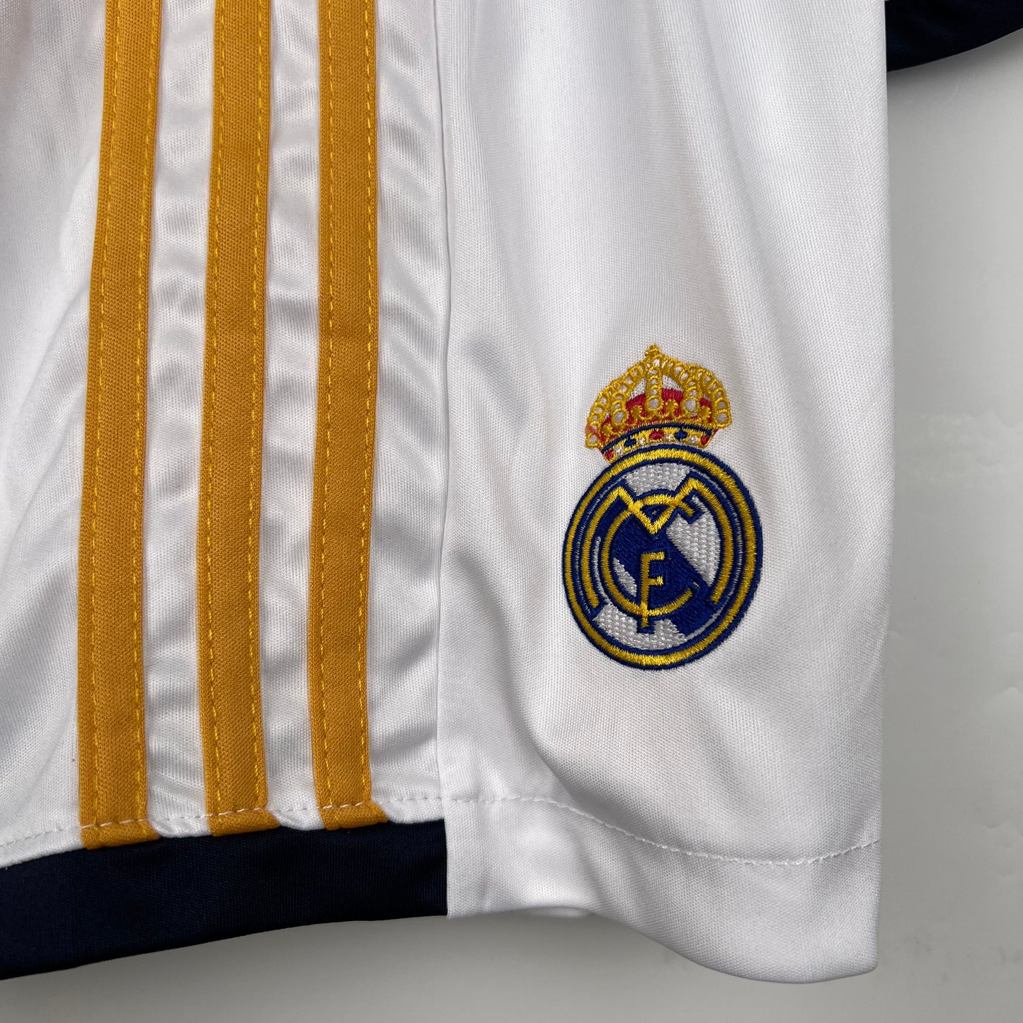 Real Madrid home kids set. Season 23/24