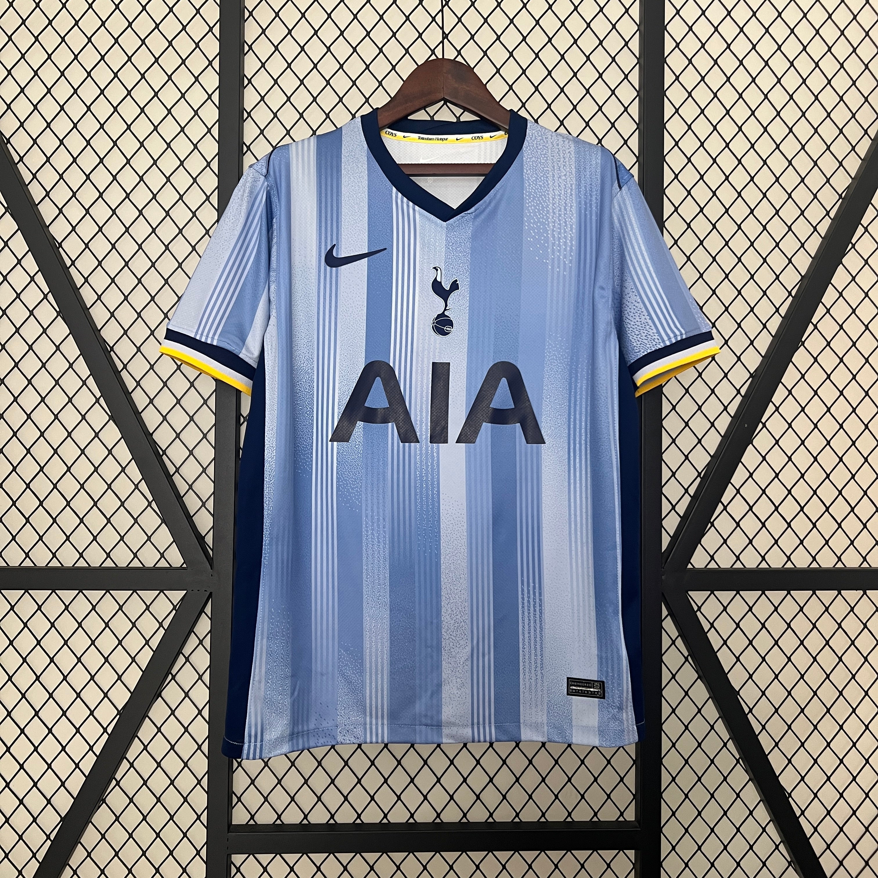Tottenham Hotspur away jersey. Season 24/25