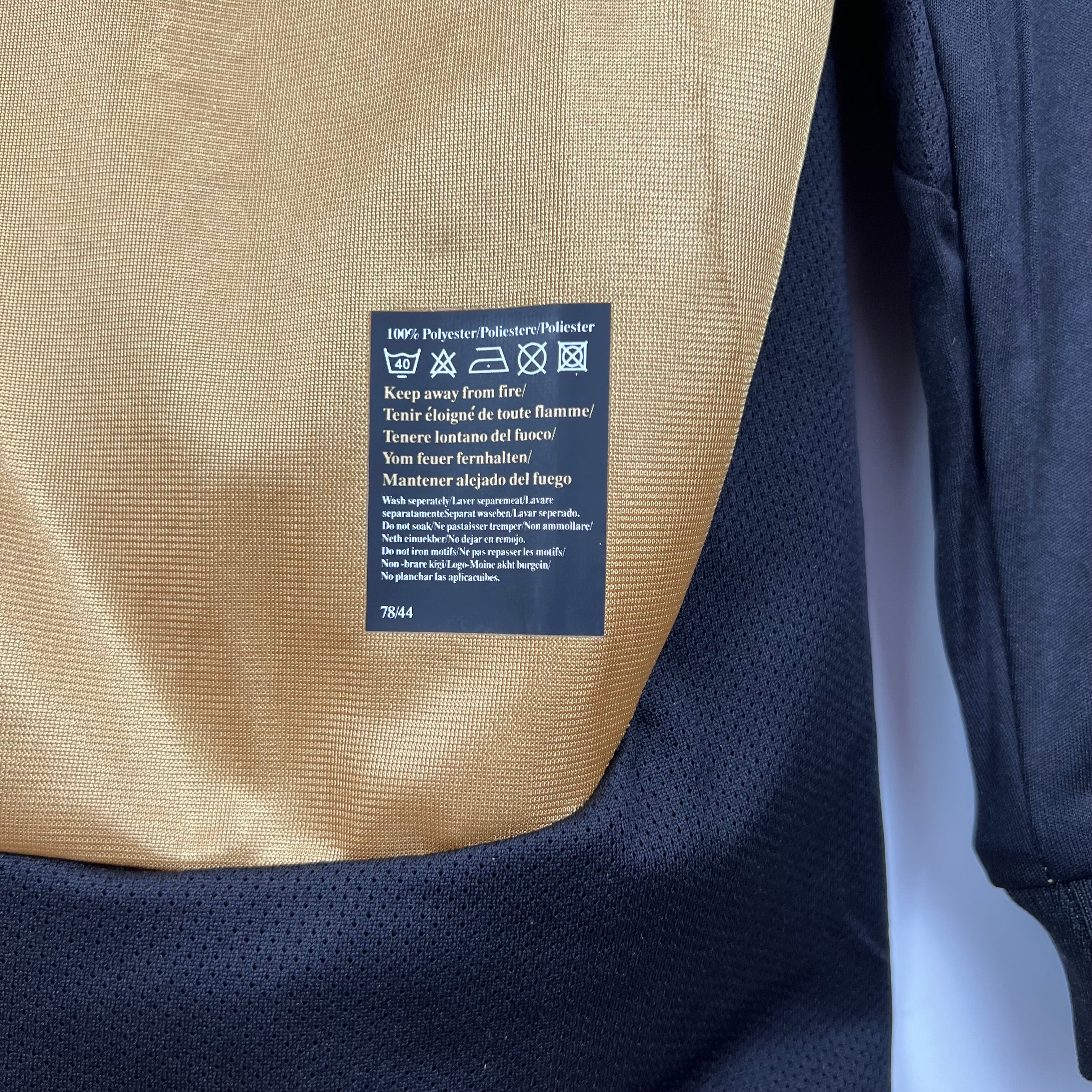 Manchester United 100th Anniversary double-sided longsleeve jersey. Season 01/02