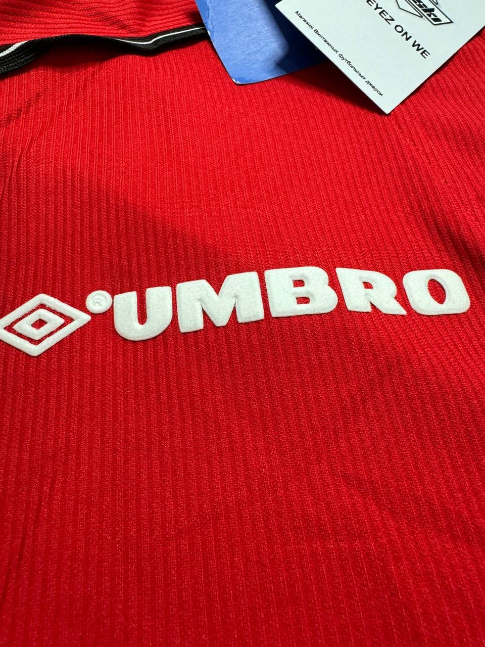 Manchester United home jersey. Season 99/00. David Beckham.