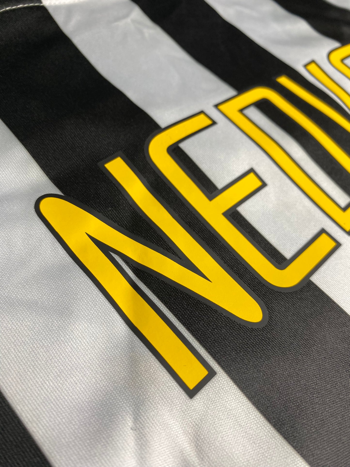 Juventus home jersey. Season 03/04. Pavel Nedved.