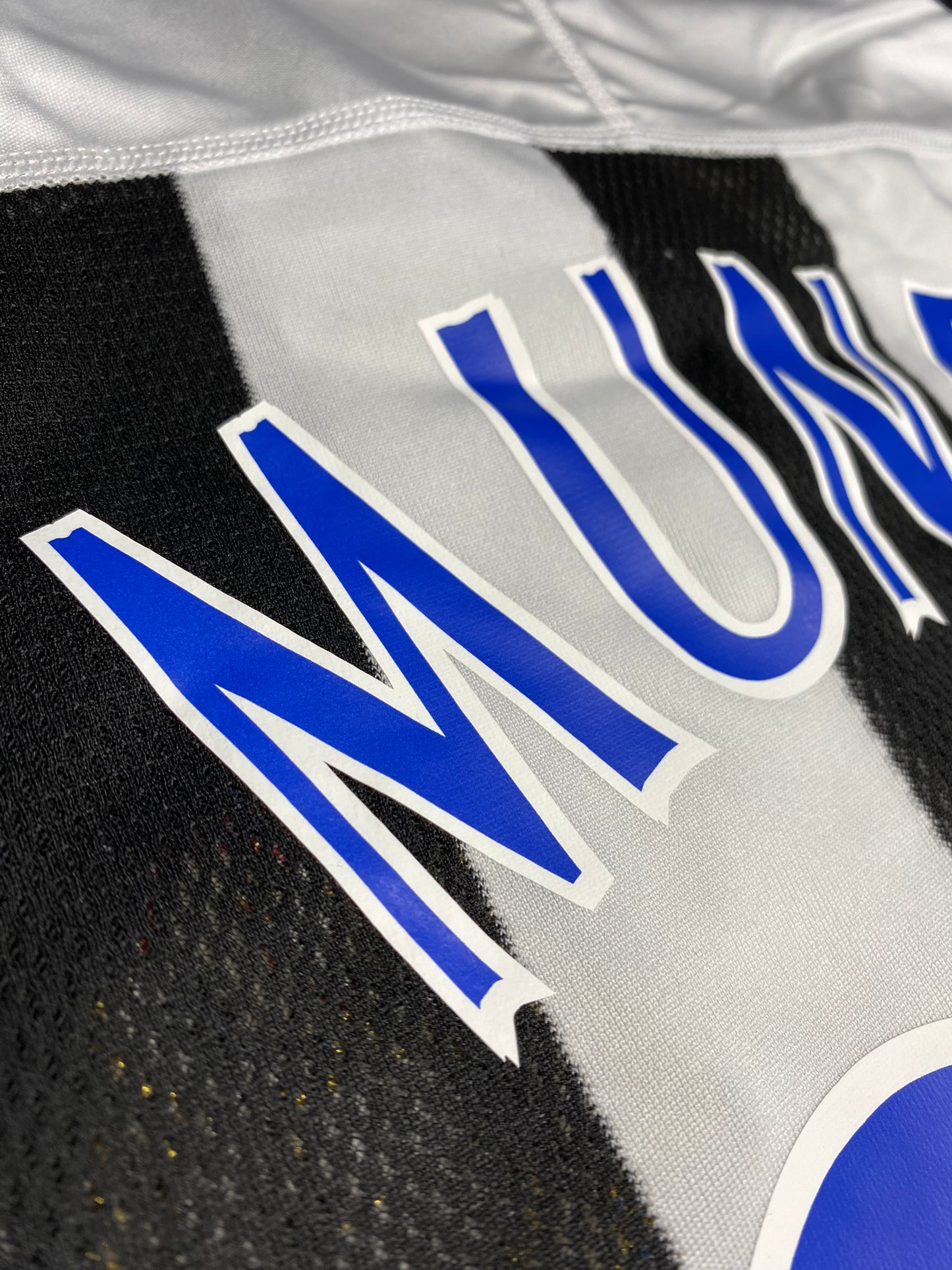 Newcastle United home jersey. Season 03/05. Santiago Munez