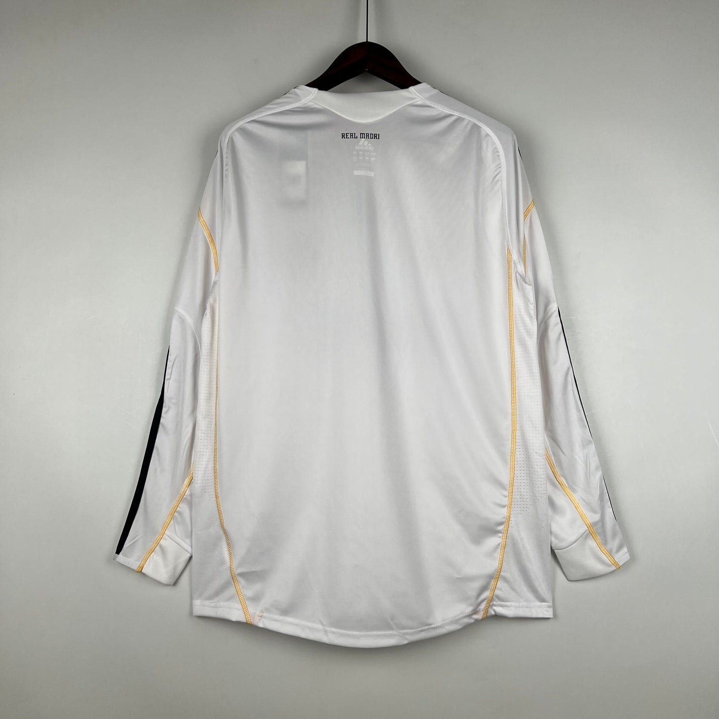 Real Madrid longsleeve home jersey. Season 09/10