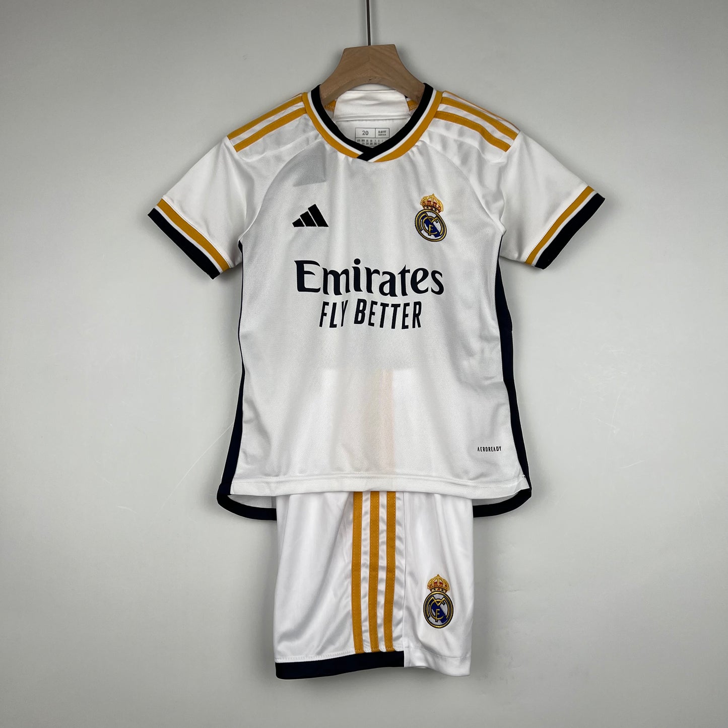 Real Madrid home kids set. Season 23/24