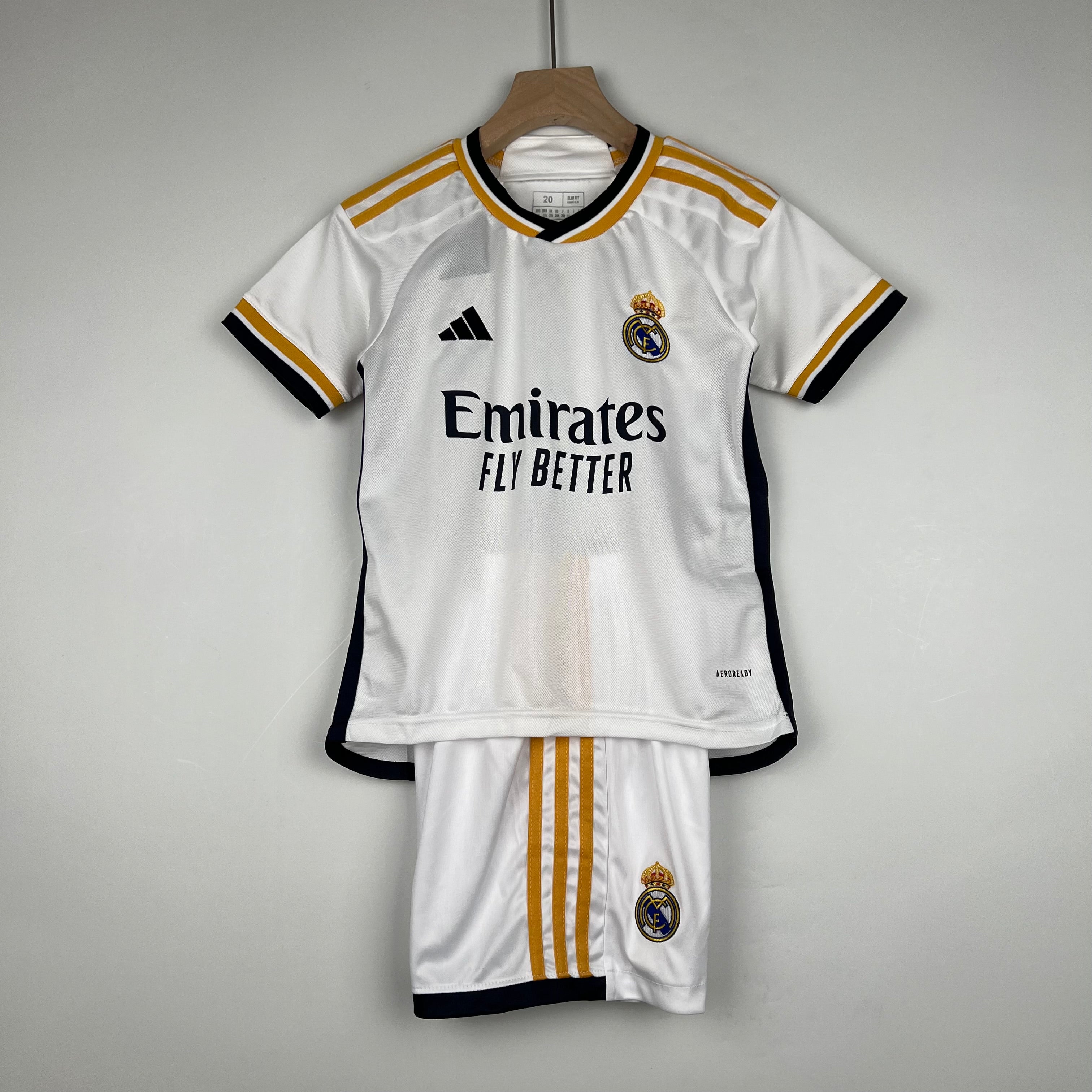 Real Madrid home kids set. Season 23/24