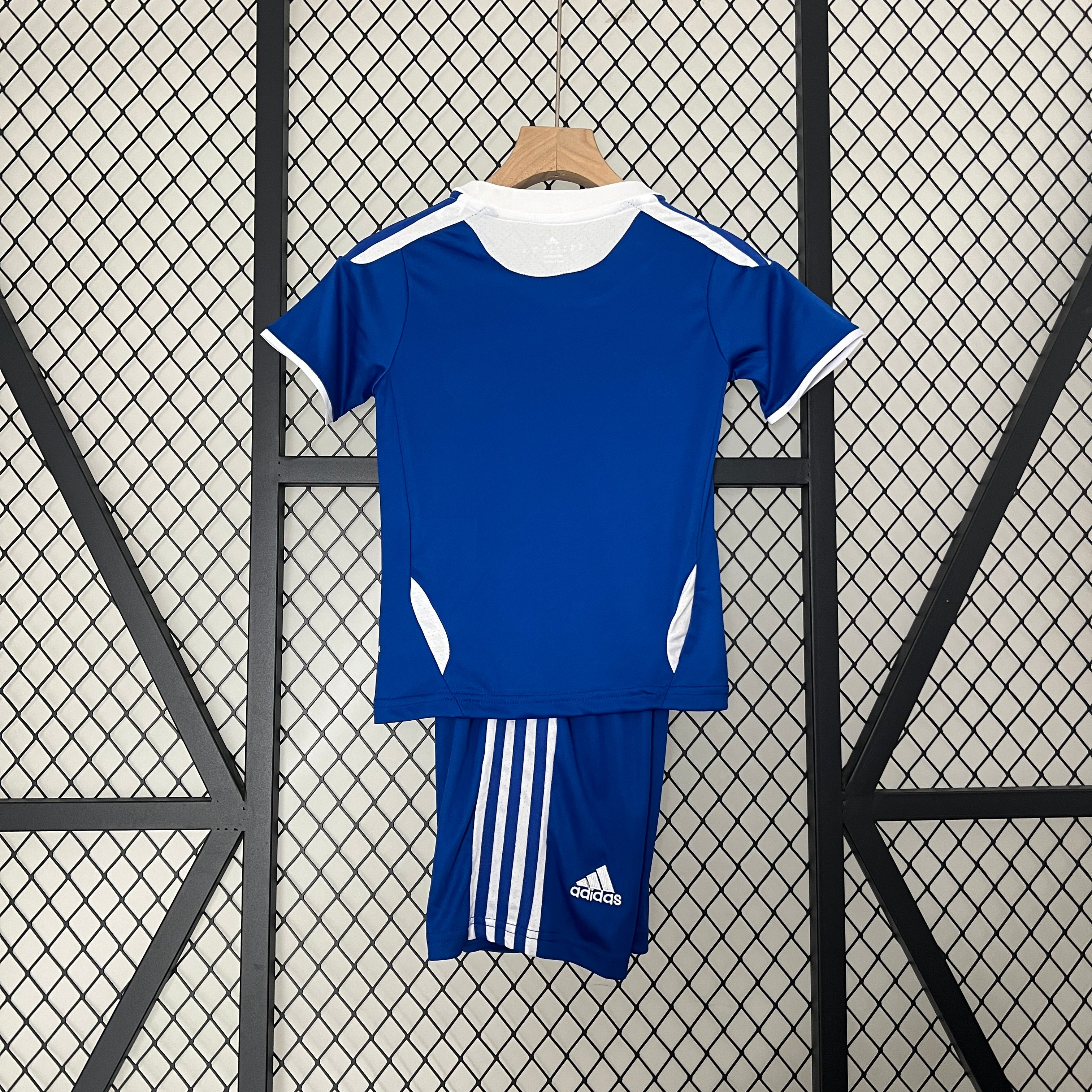 Chelsea home kids set. Season 11/12