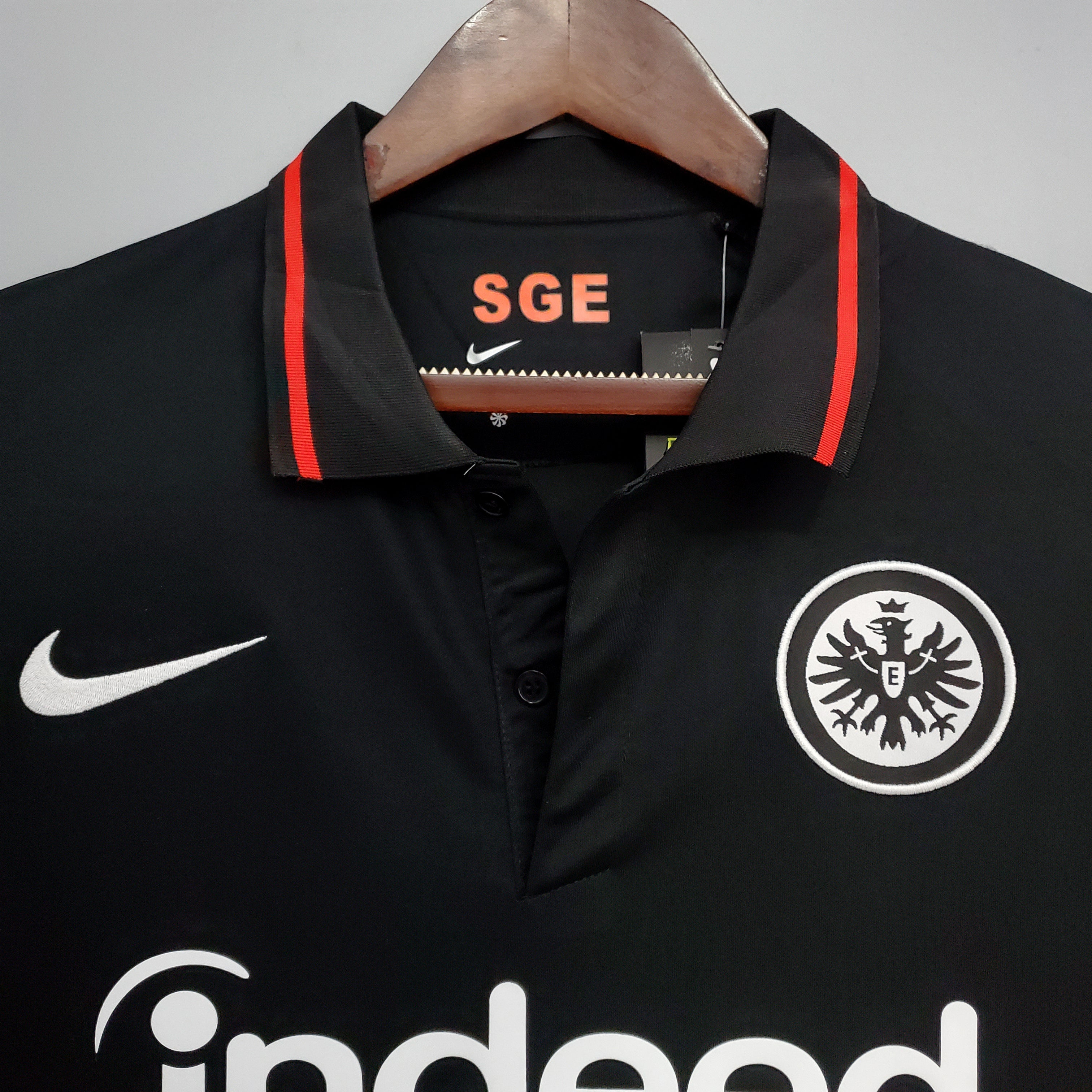 Eintracht Frankfurt away jersey. Season 20/21