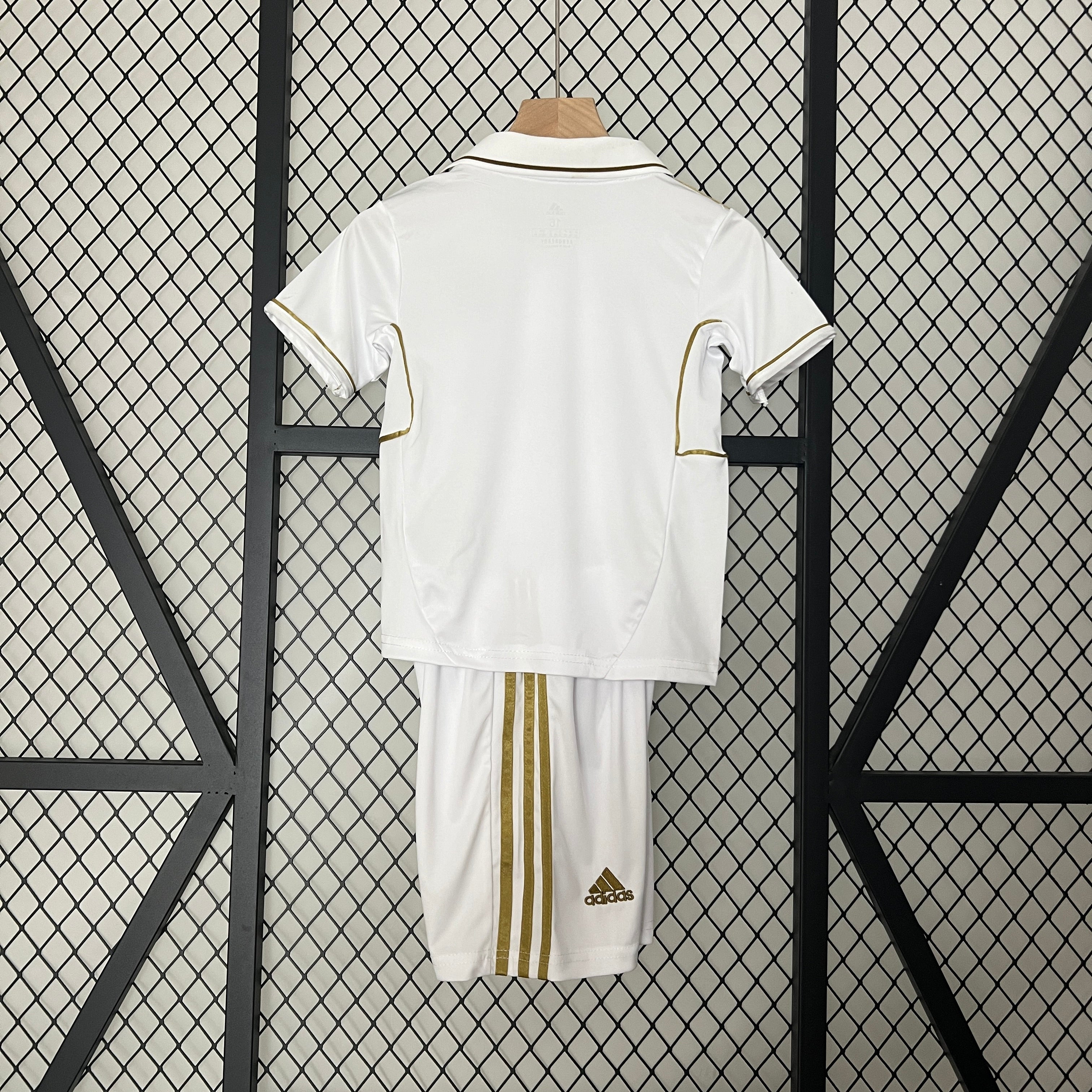 Real Madrid home kids set. Season 11/12