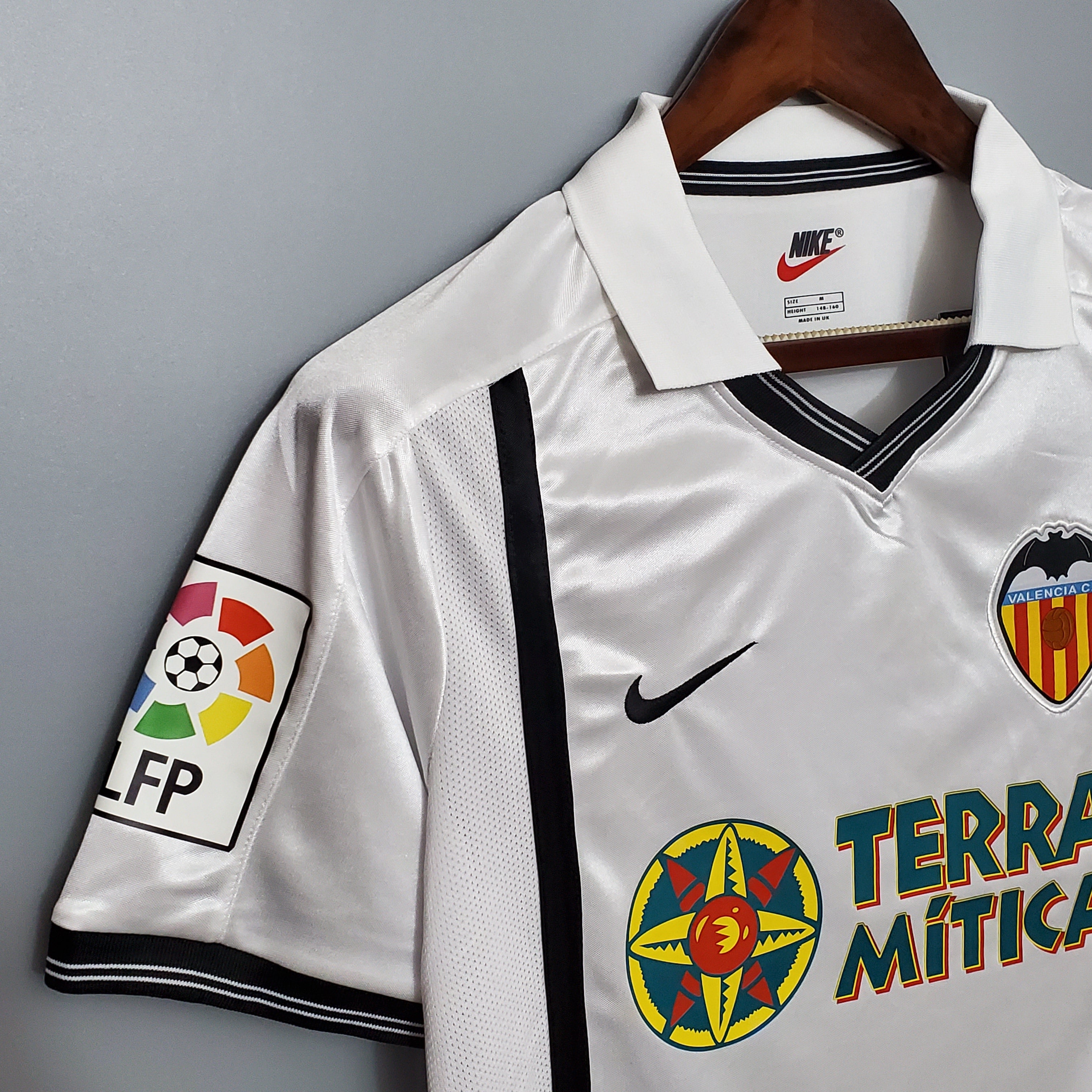Valencia home jersey. Season 01/02