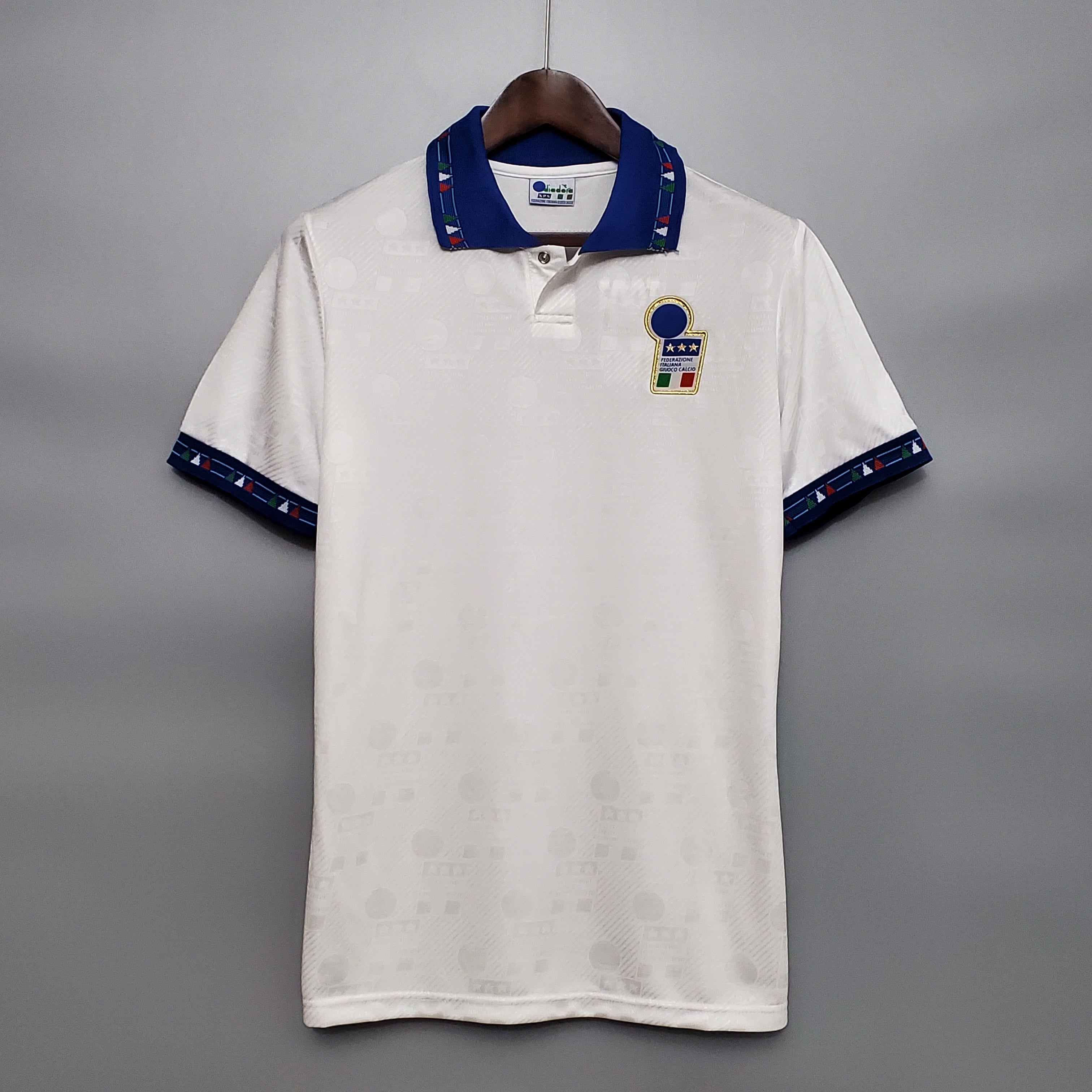 Italy away jersey. Season 94/95