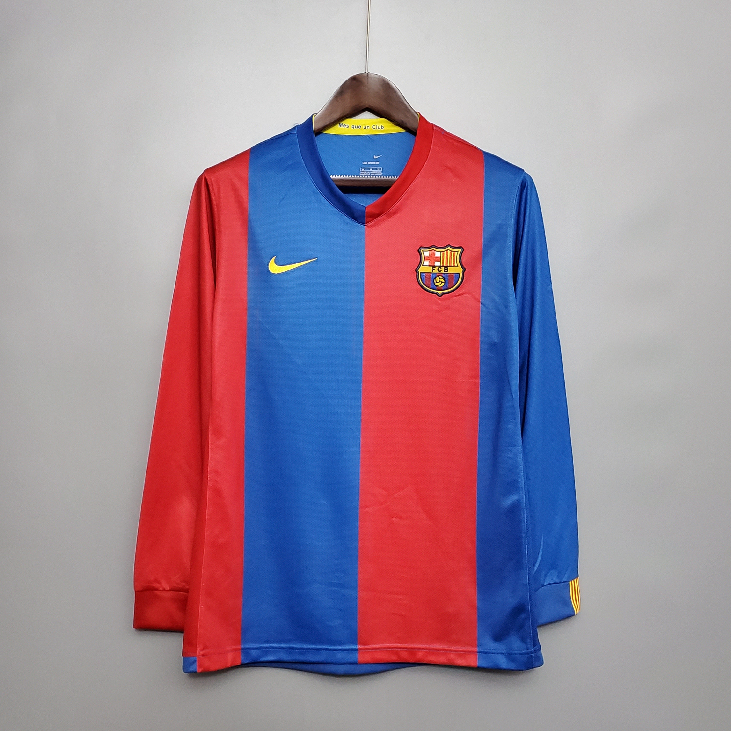 Barcelona longsleeve home jersey. Season 06/07