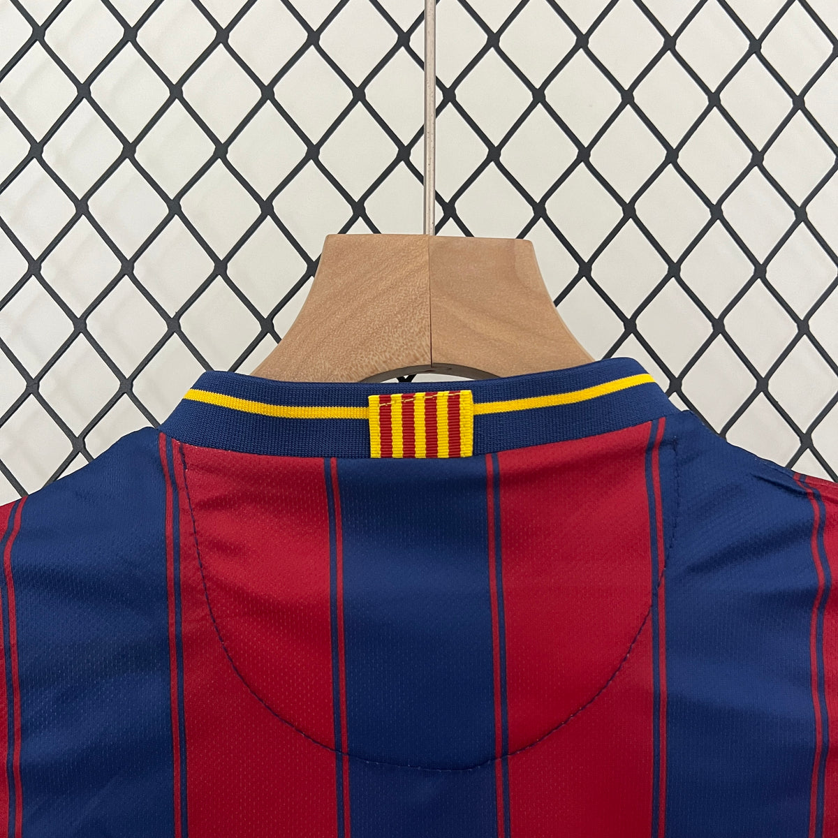 Barcelona home kids set. Season 09/10