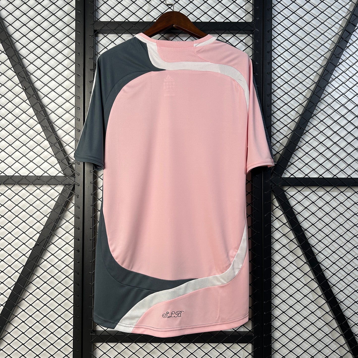 Benfica away jersey. Season 07/08.
