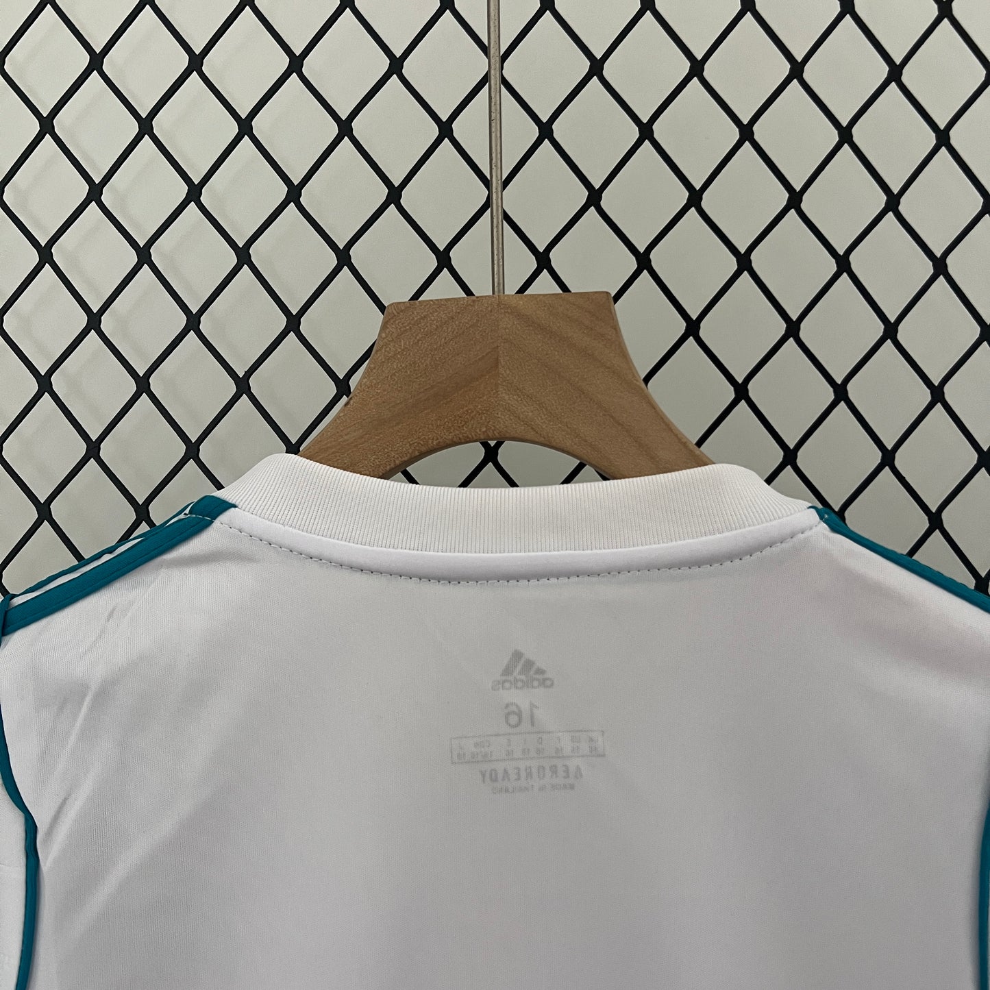Real Madrid home kids set. Season 17/18