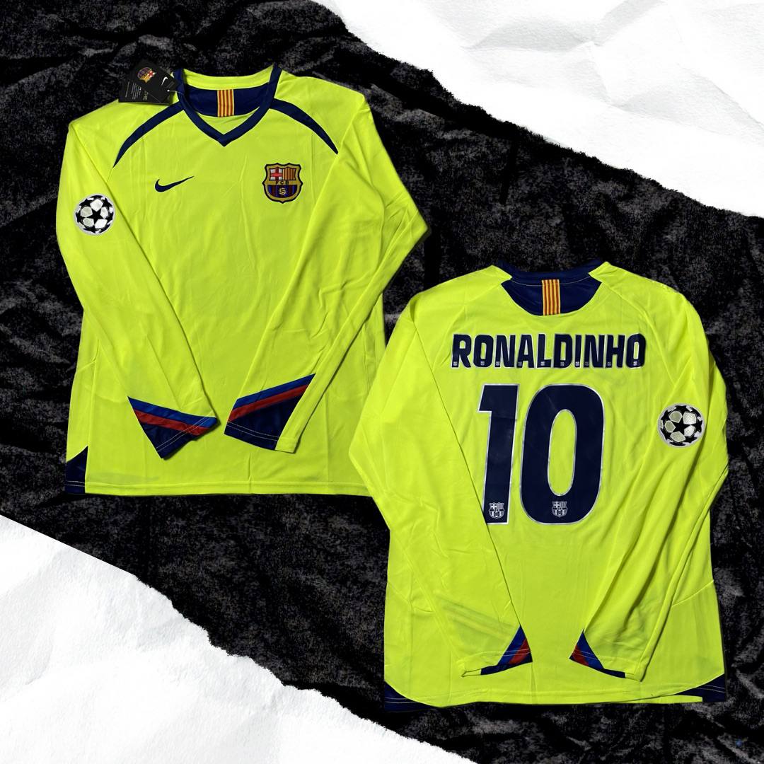Barcelona away jersey. Season 05/06. Ronaldinho Gaucho