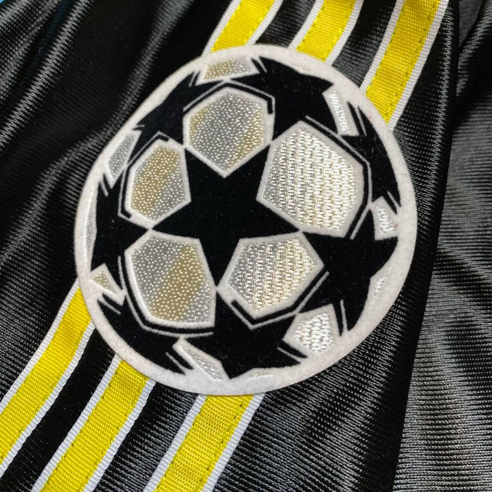 Real Madrid away jersey. Season 99/00. Fernando Redondo