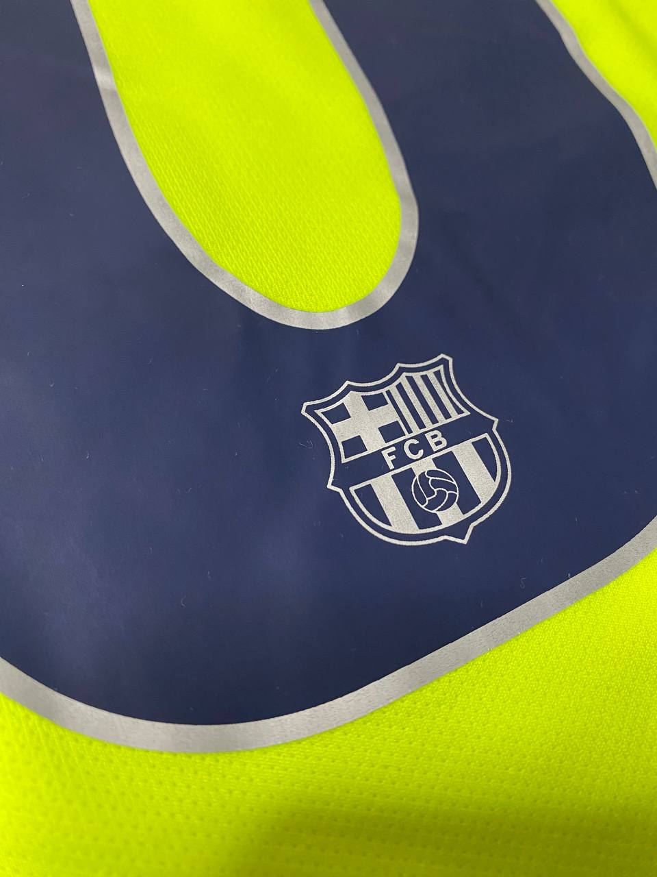 Barcelona away jersey. Season 05/06. Ronaldinho Gaucho
