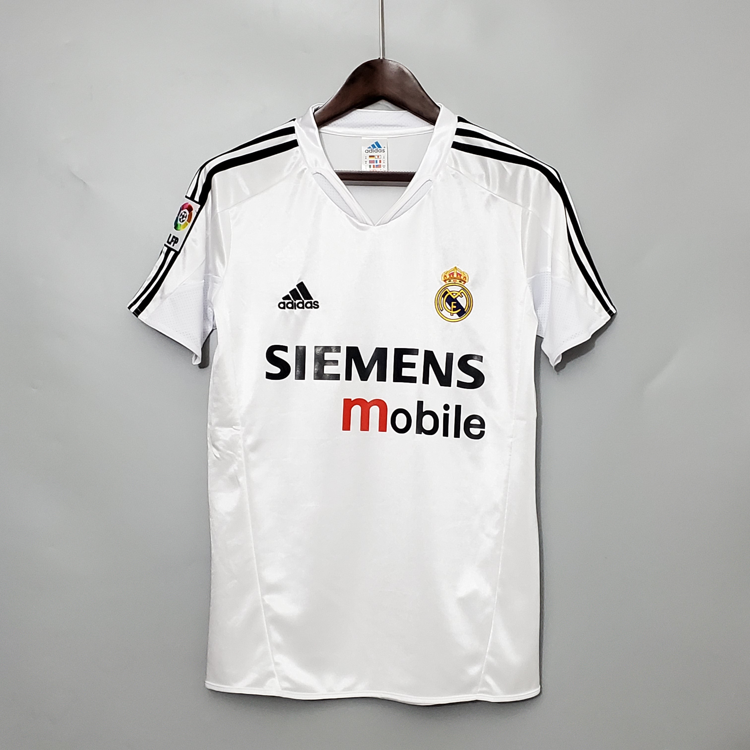 Real Madrid home jersey. Season 04/05