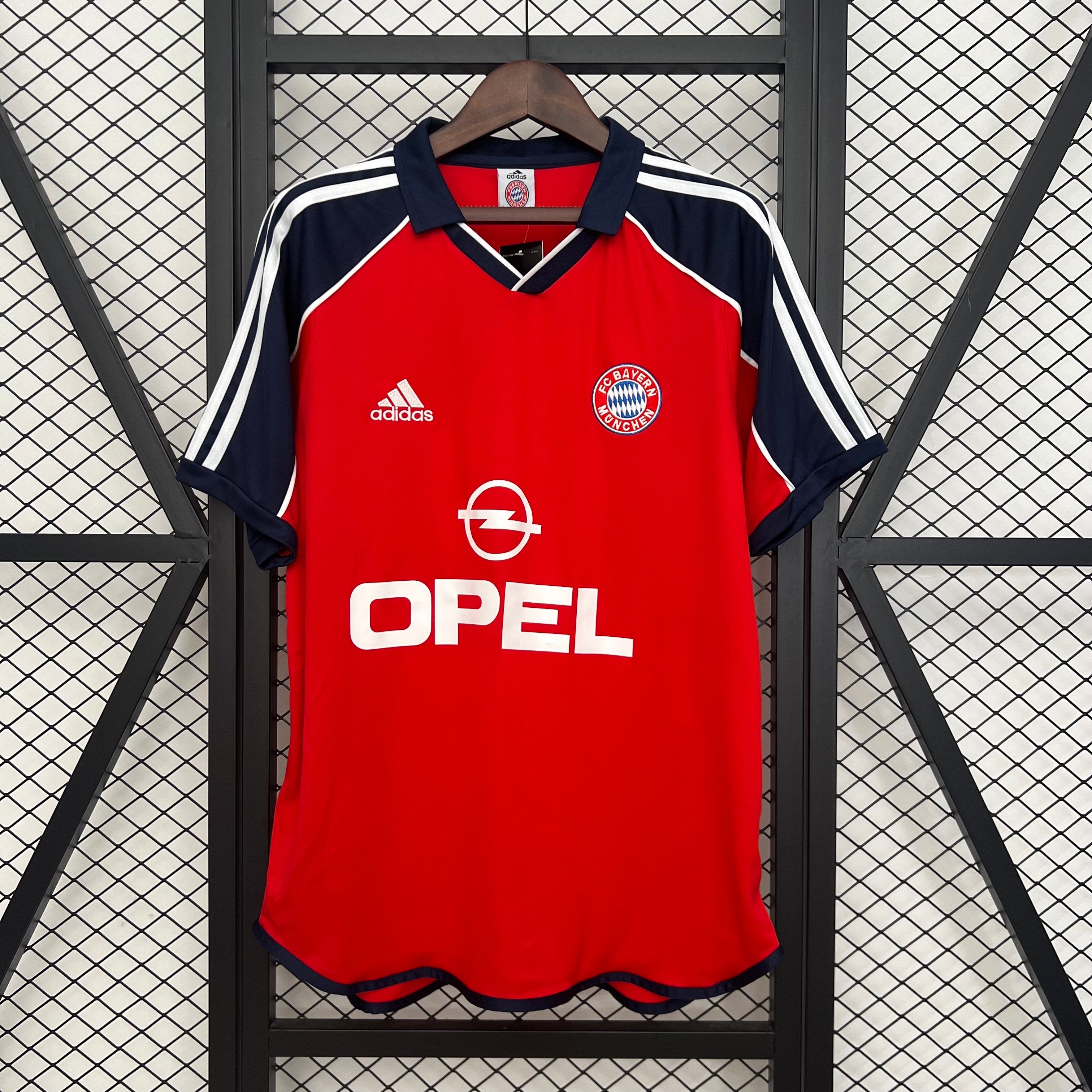 Bayern Munich home jersey. Season 00/01