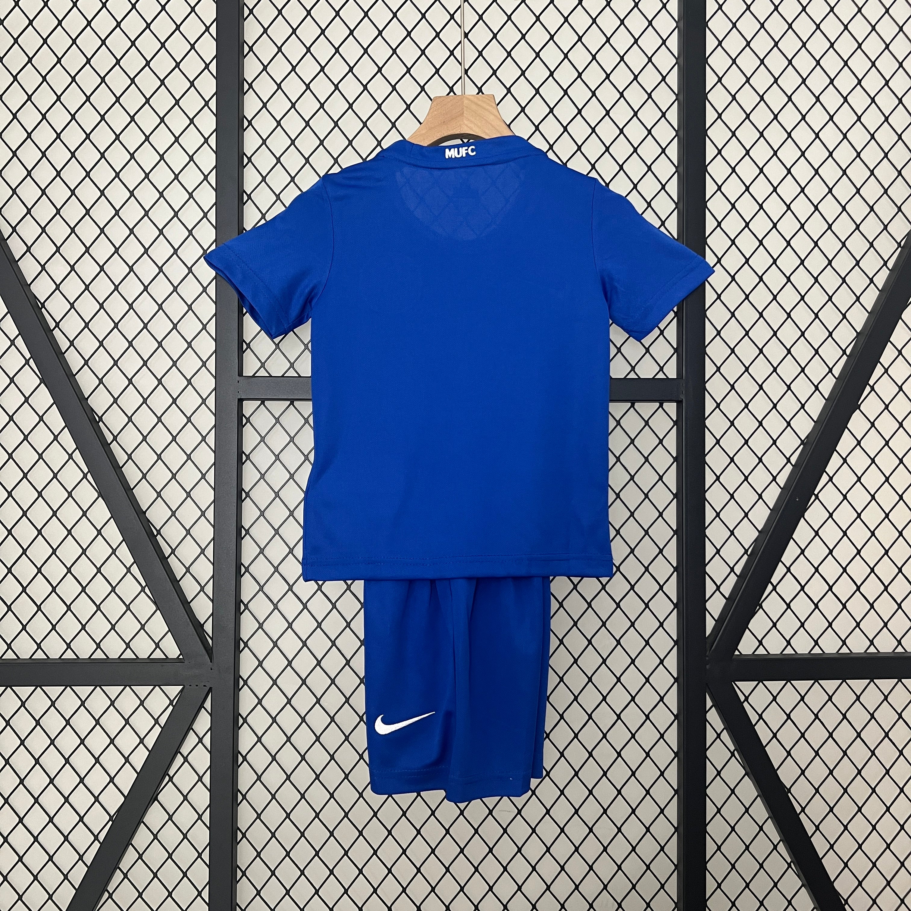 Manchester United away kids set. Season 07/08