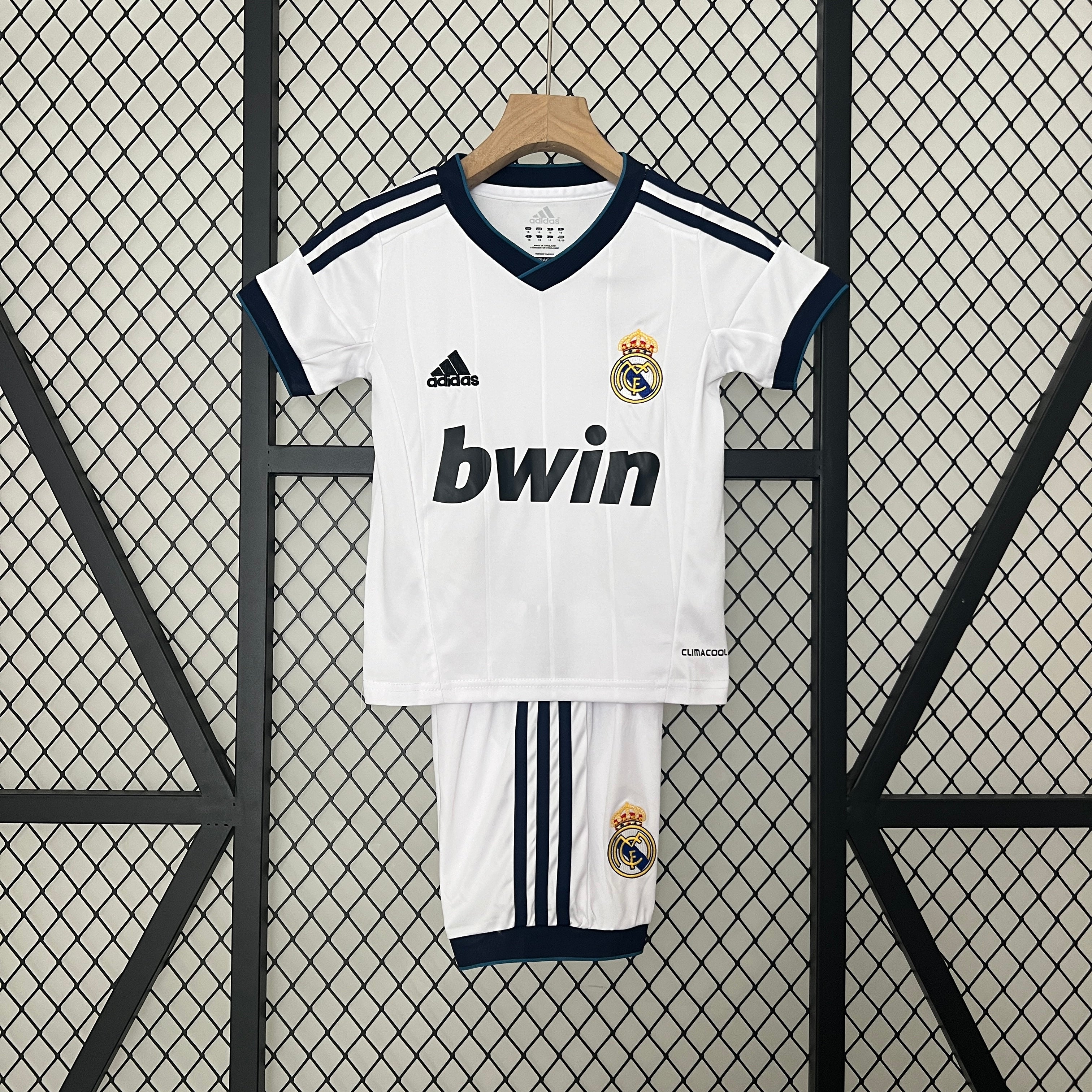 Real Madrid home kids set. Season 12/13
