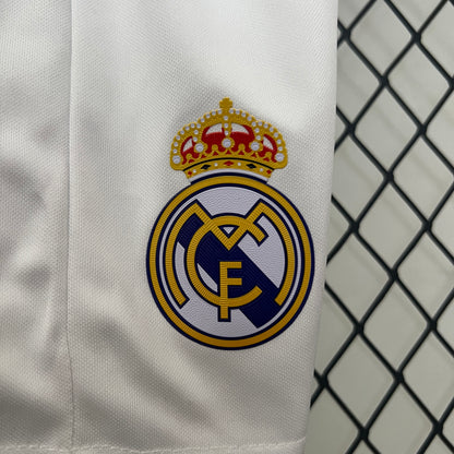 Real Madrid home kids set. Season 16/17