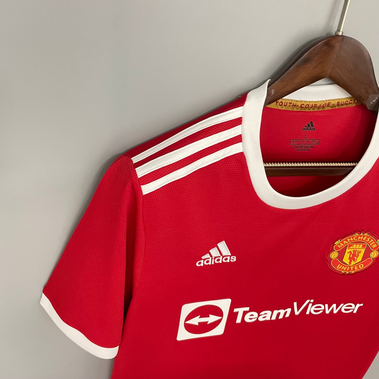 Manchester United home jersey. Season 21/22