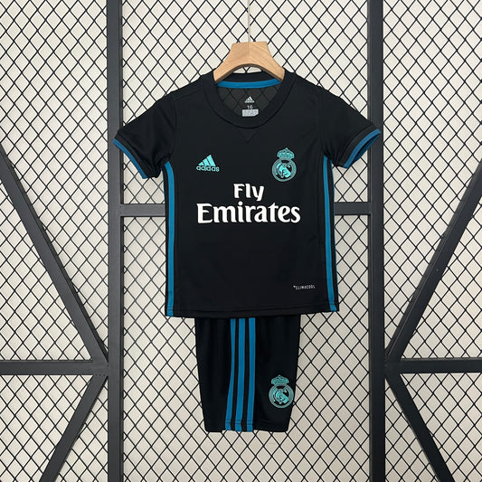 Real Madrid away kids set. Season 17/18